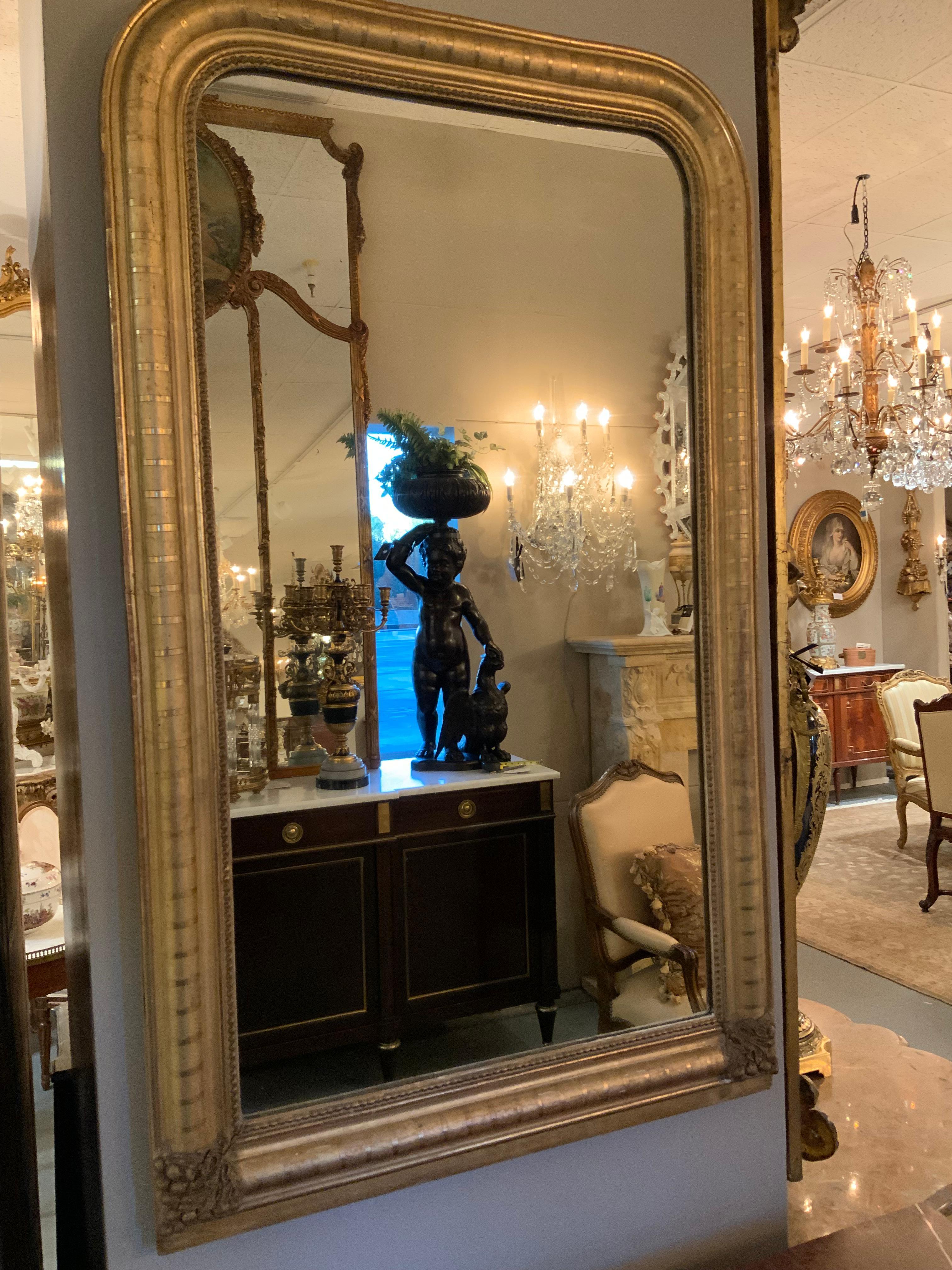 XIX secolo Specchio antico in legno dorato in stile Charles X in vendita