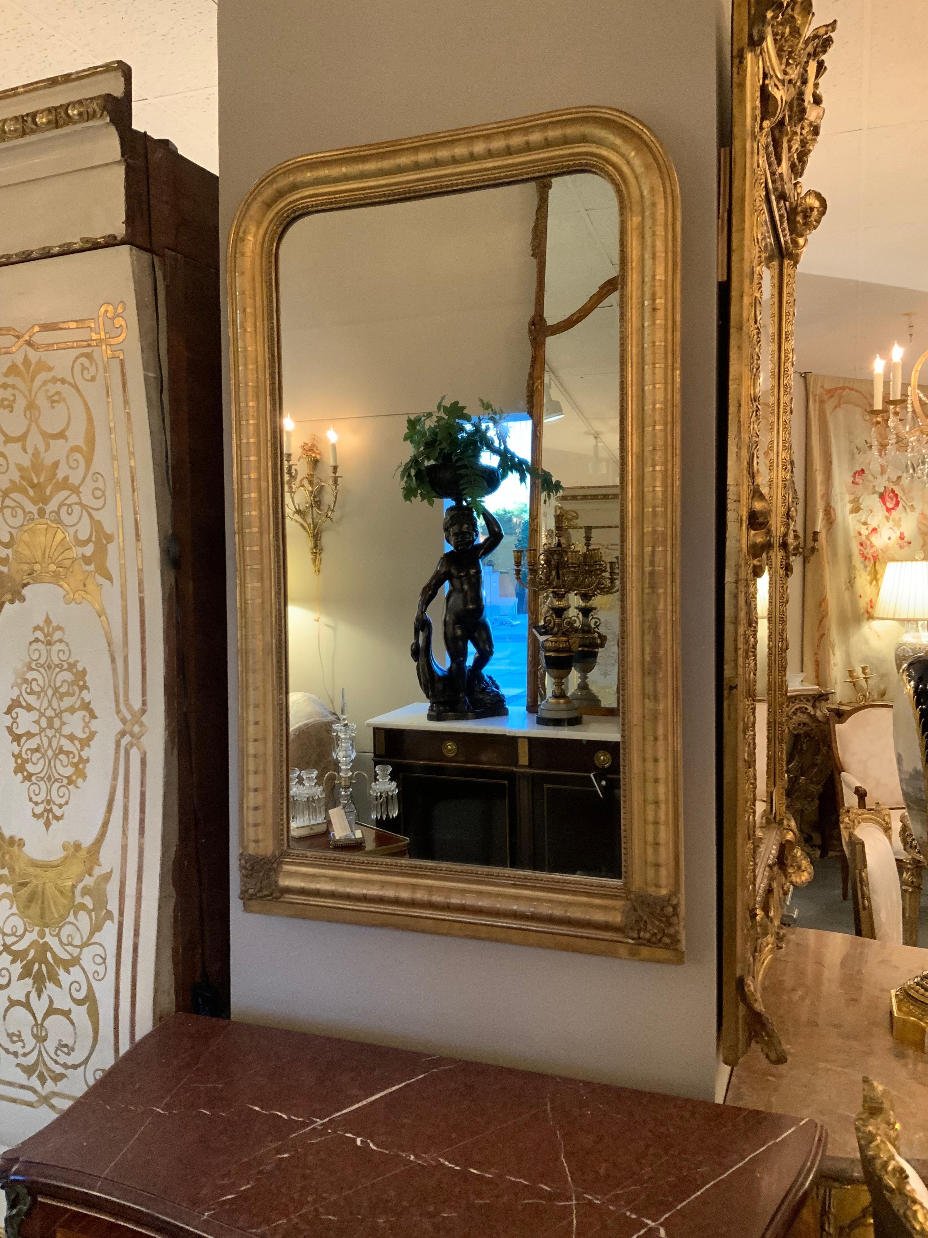 Specchio antico in legno dorato in stile Charles X in vendita 2