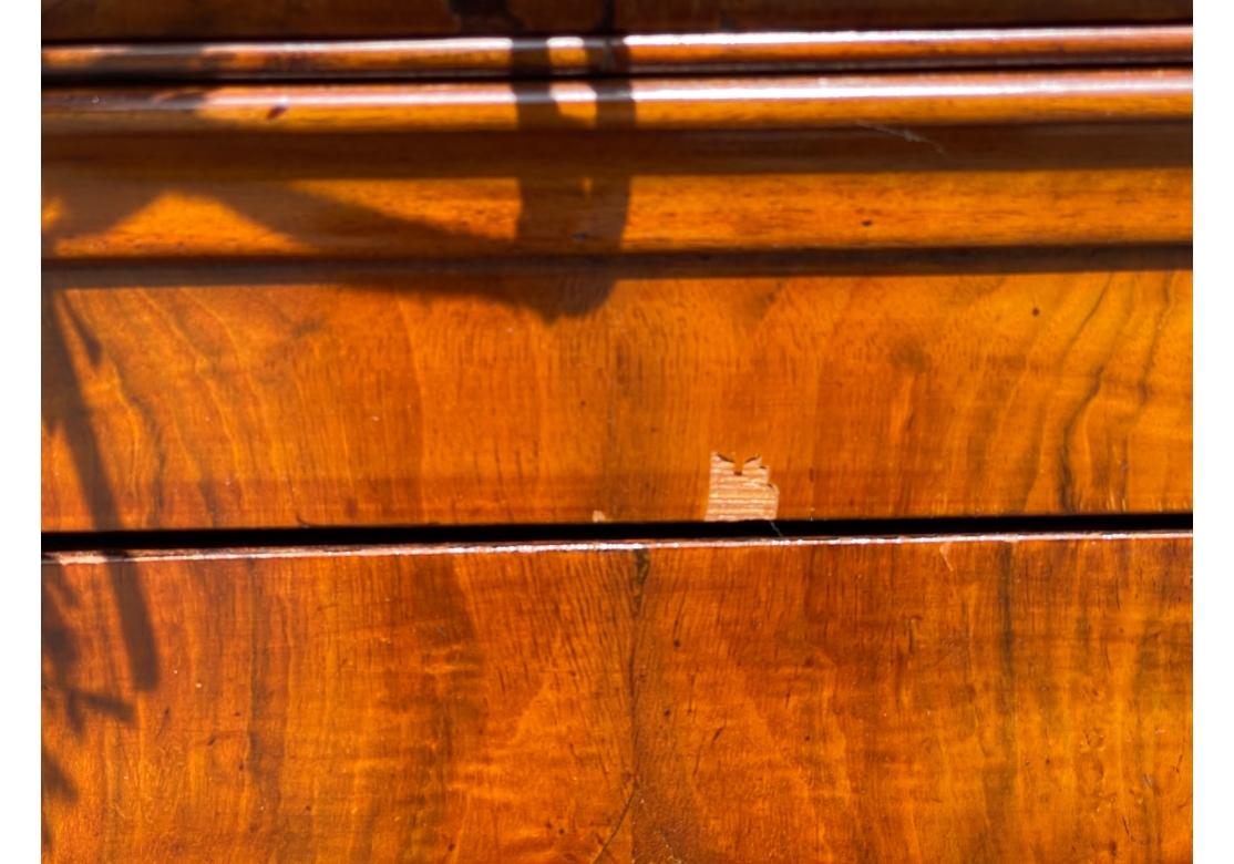 Cassettiera in mogano in stile Charles X con piano in pietra per il restauro in vendita 7