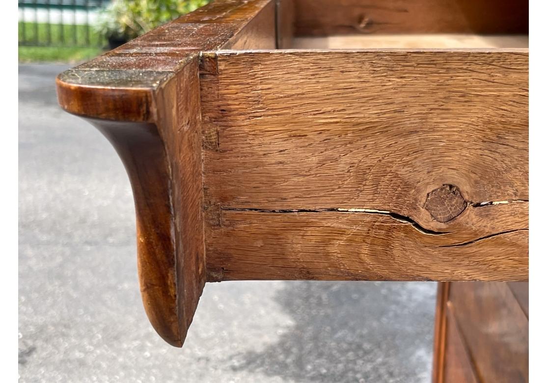 Cassettiera in mogano in stile Charles X con piano in pietra per il restauro in vendita 11