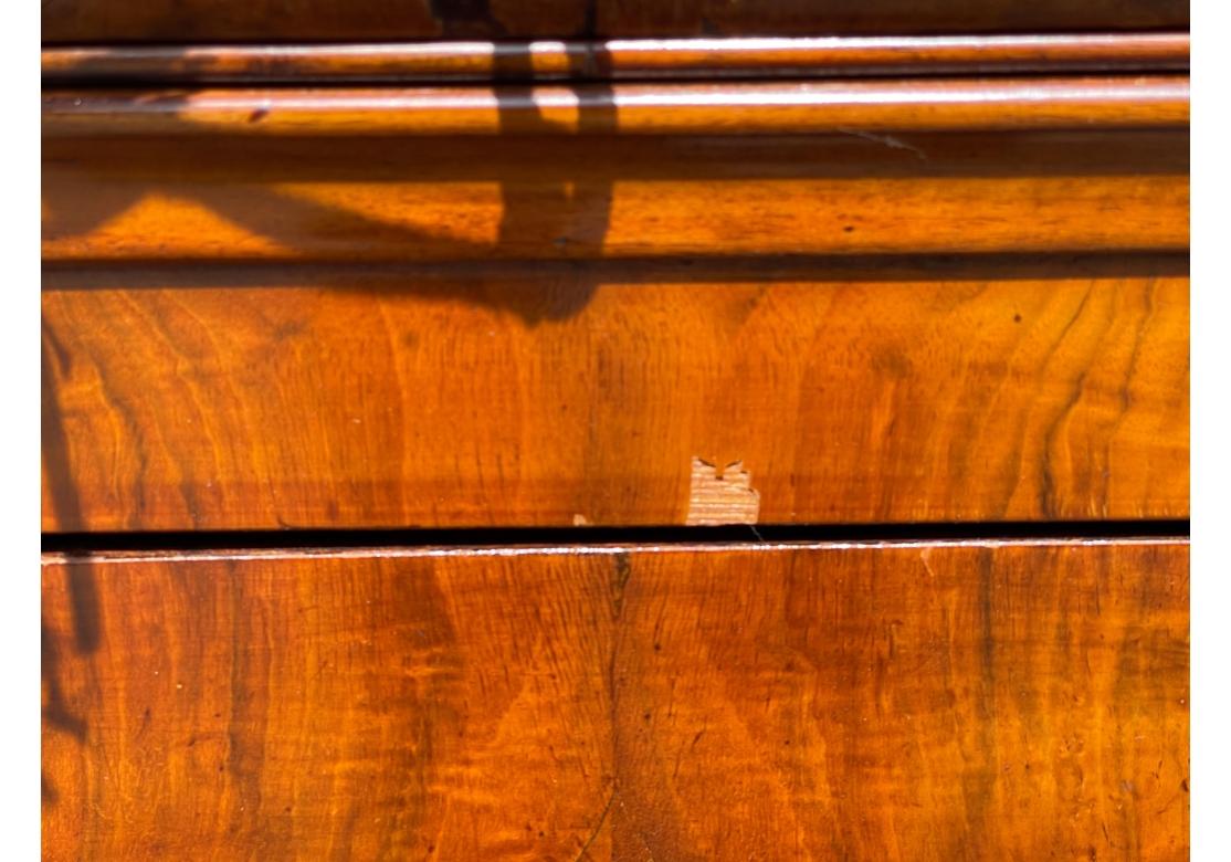 Cassettiera in mogano in stile Charles X con piano in pietra per il restauro in vendita 12
