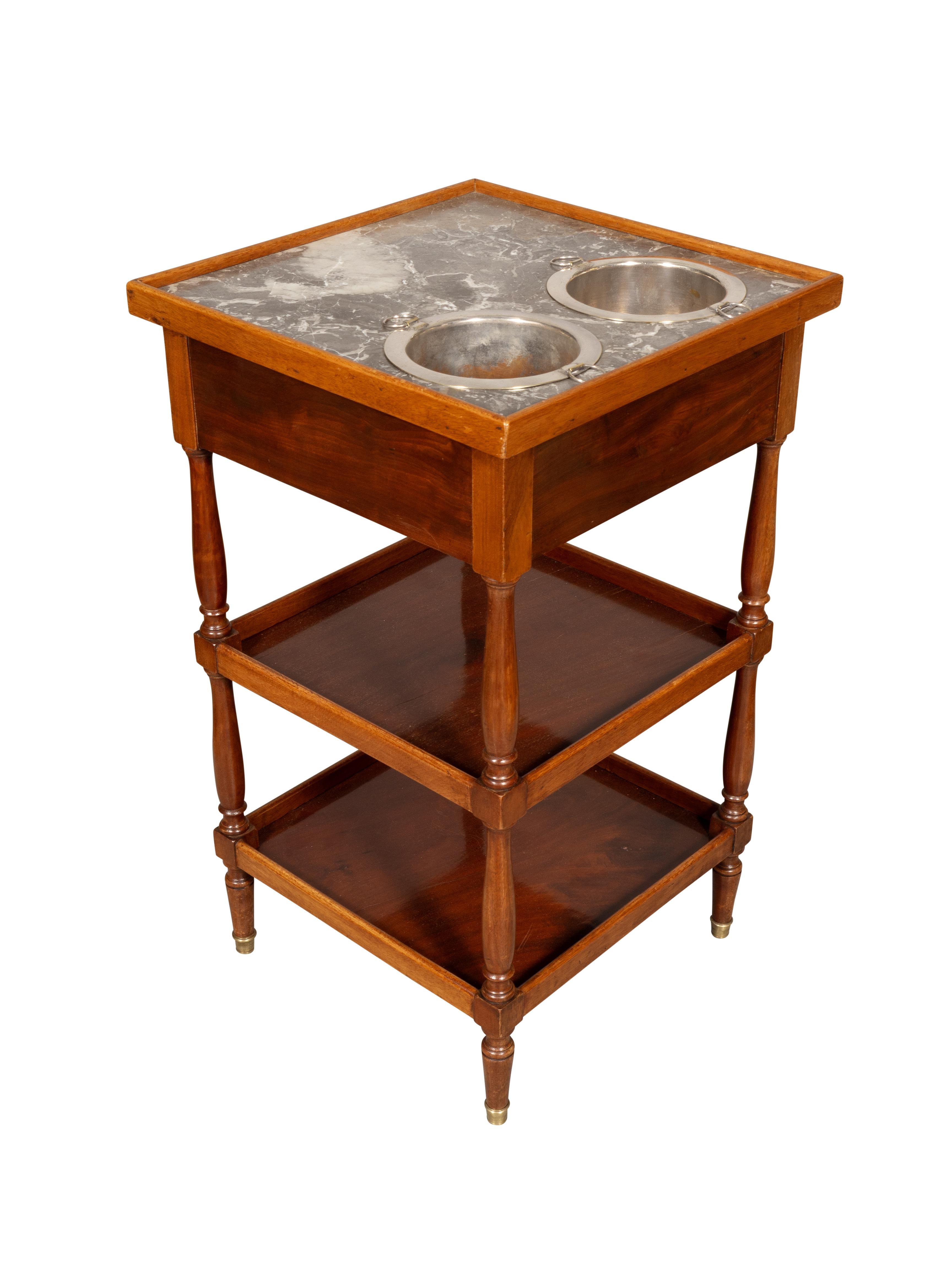 Mesa de bebidas Charles X de nogal principios del siglo XIX en venta