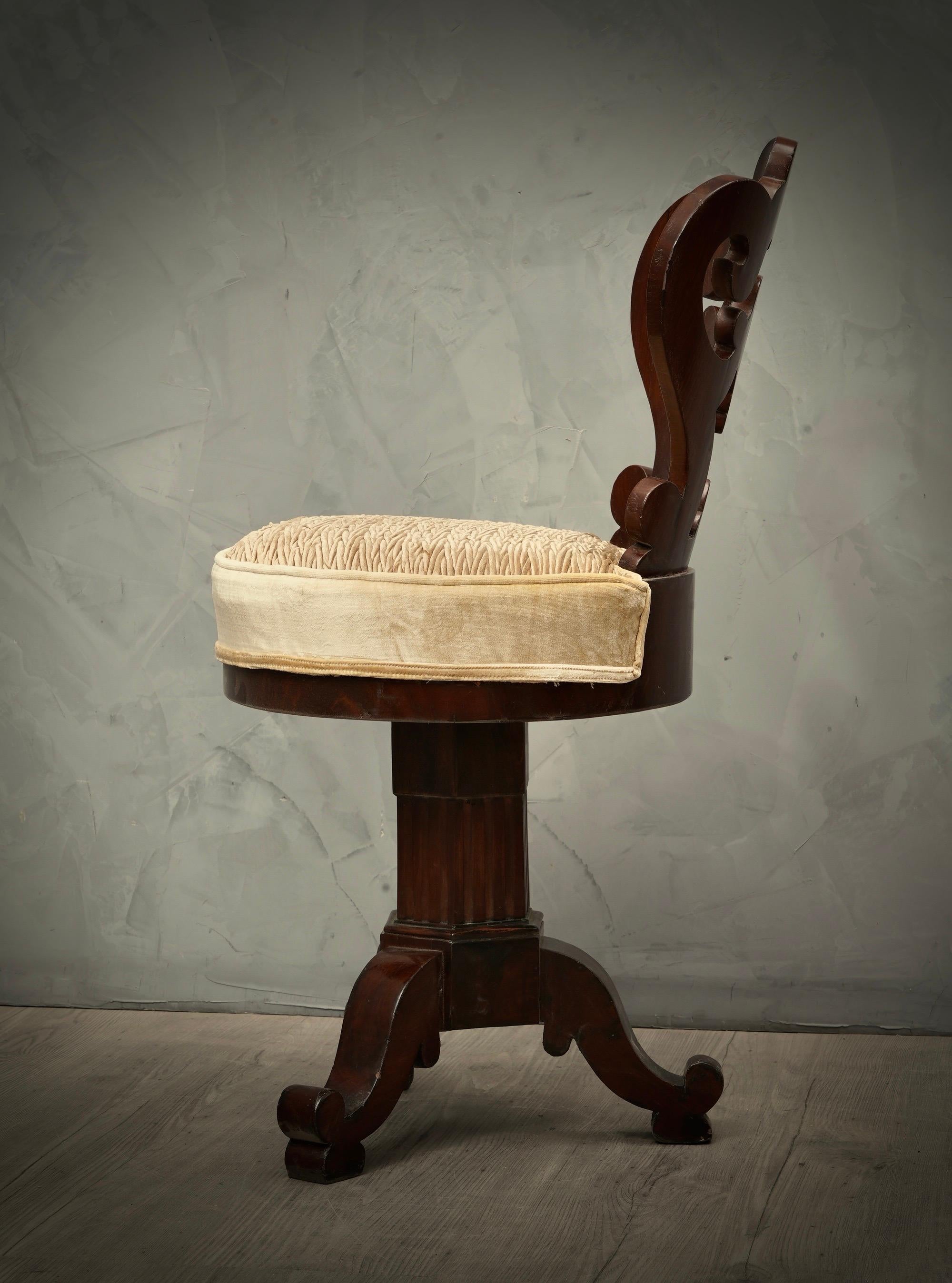 Charles X Walnut Velvet Italian Swivel Chair, 1830 For Sale 1