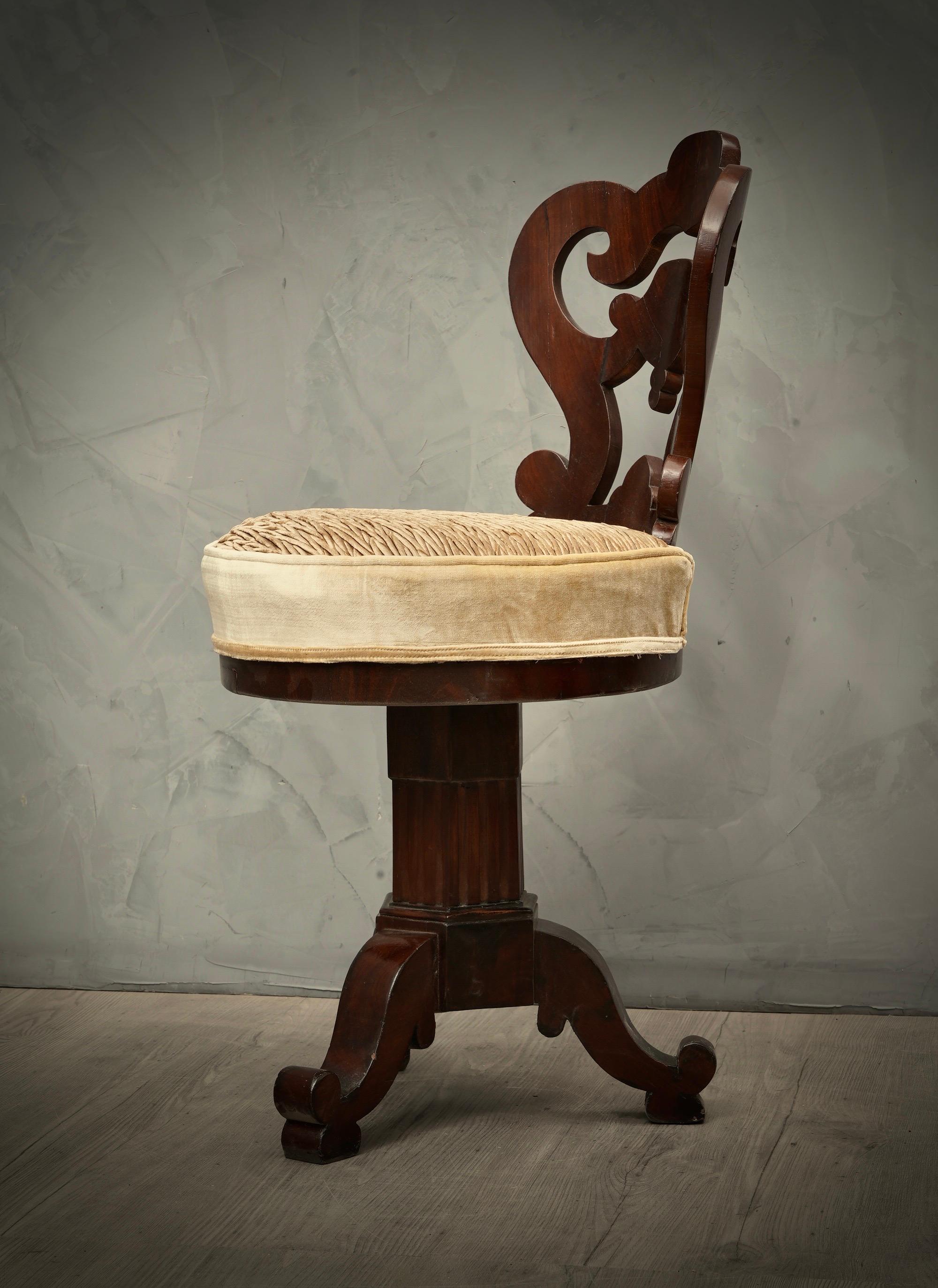 Charles X Walnut Velvet Italian Swivel Chair, 1830 For Sale 2
