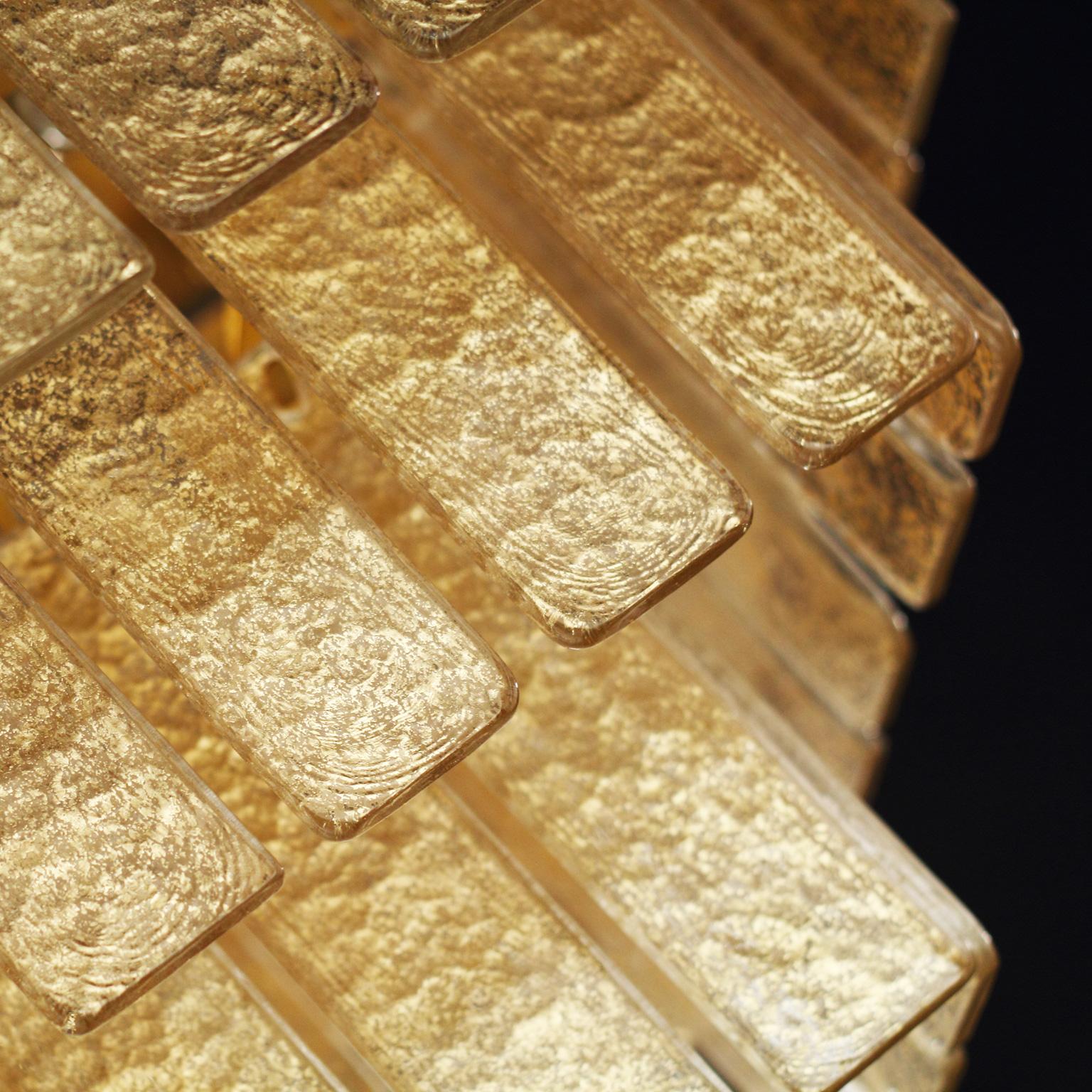 Deckenleuchte Charleston von Multiforme, aus gebürstetem Gold und Gold mit Goldlisten im Zustand „Neu“ im Angebot in Trebaseleghe, IT