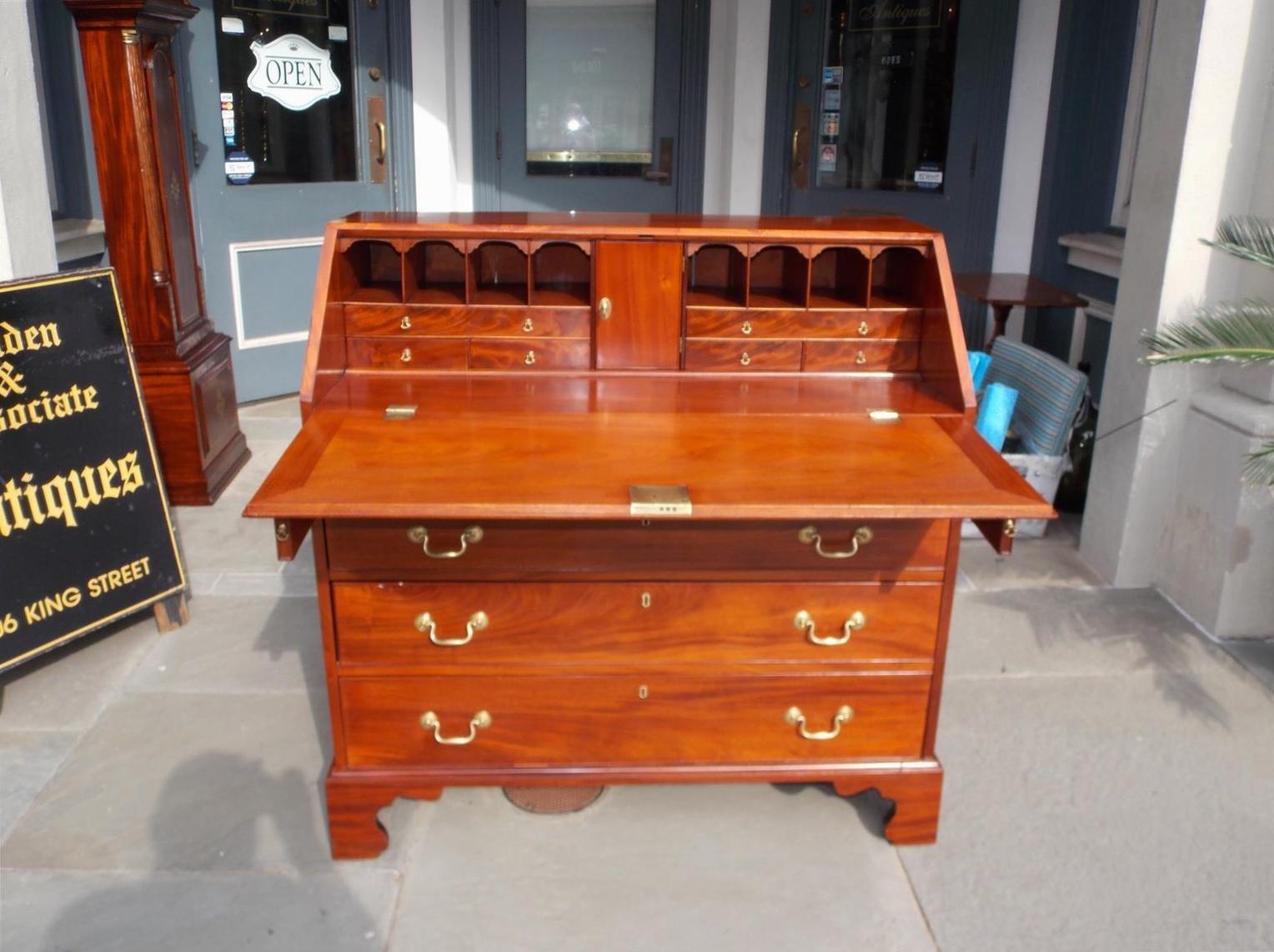 Charleston Chippendale Mahogany Slant Top Desk with Fitted Interior, C. 1770 In Excellent Condition For Sale In Hollywood, SC