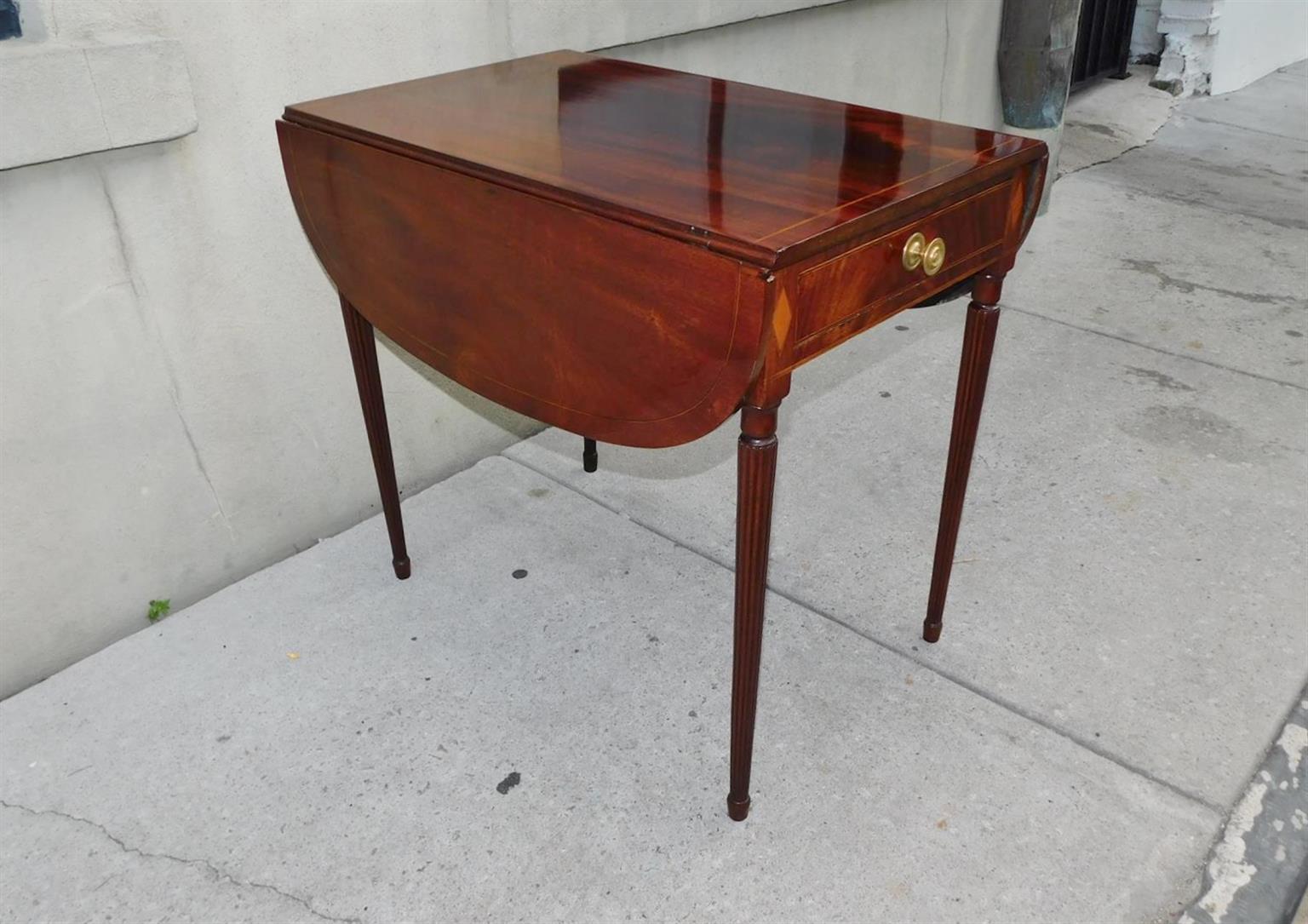 Hepplewhite Table Pembroke en acajou Charleston à incrustation de diamants et à abattant, C.C. 1790 en vente