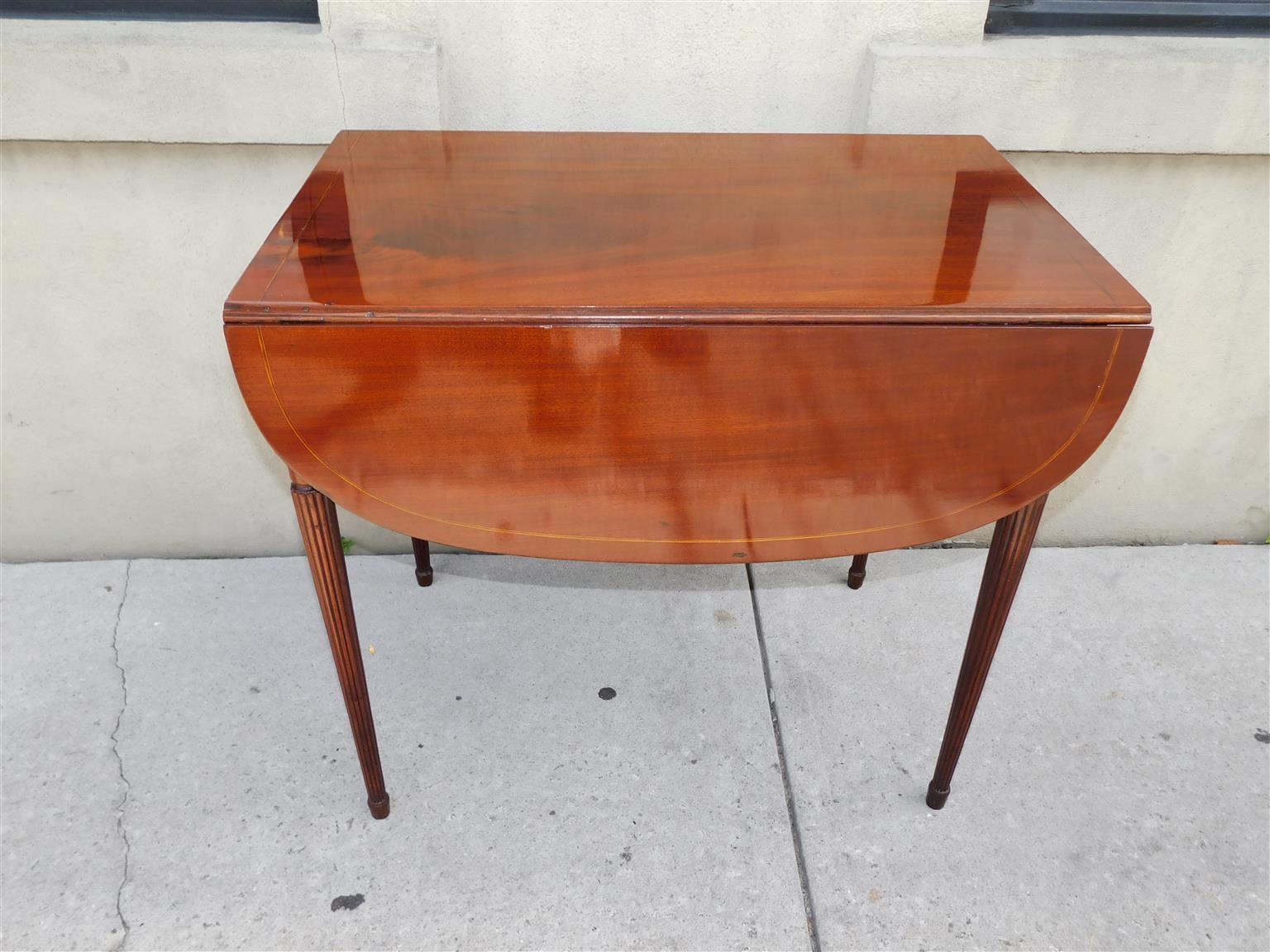 Laiton Table Pembroke en acajou Charleston à incrustation de diamants et à abattant, C.C. 1790 en vente