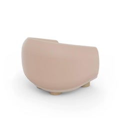 Poltrona Charlie con struttura in polvere liscia e piedi in Wood naturale