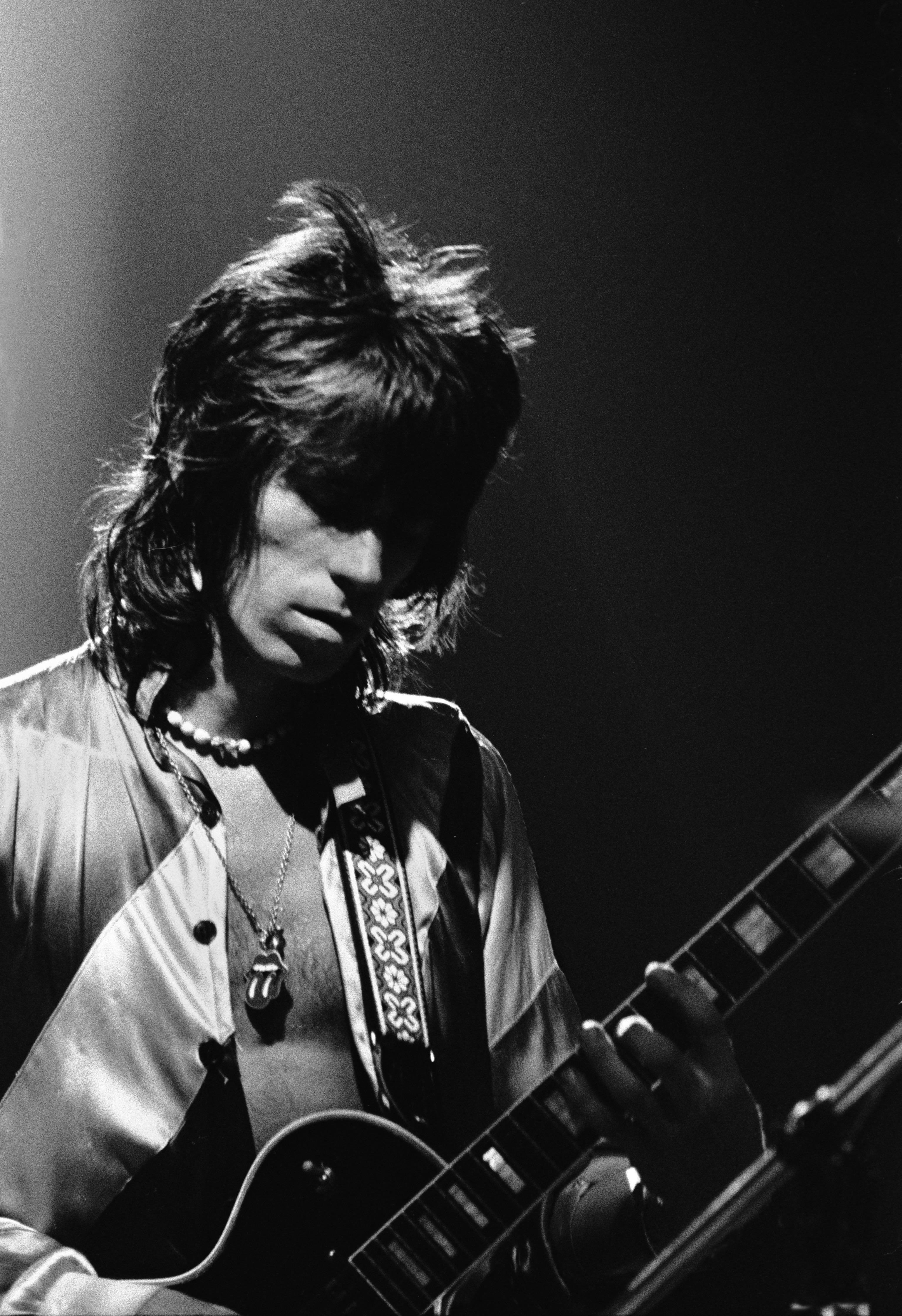 "The Glimmer Twins - Keith Richards" Photography 40x30 in by Charlie Auringer

Year: 1978
Edition of 50
Medium: Silver gelatin limited edition photographic print on paper
Signed and numbered by Charlie Auringer
Printed later
Not framed. Ships in