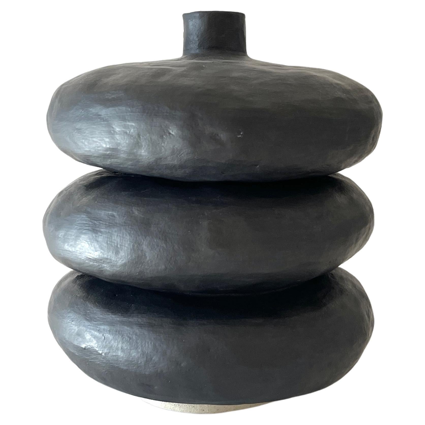 Vase Charlie noir de Meg Morrison en vente