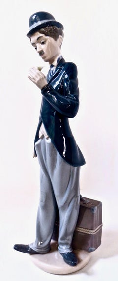 Sculpture en porcelaine Charlie Chaplain de Lladro, Espagne, Représentation de Chaplain en Stance