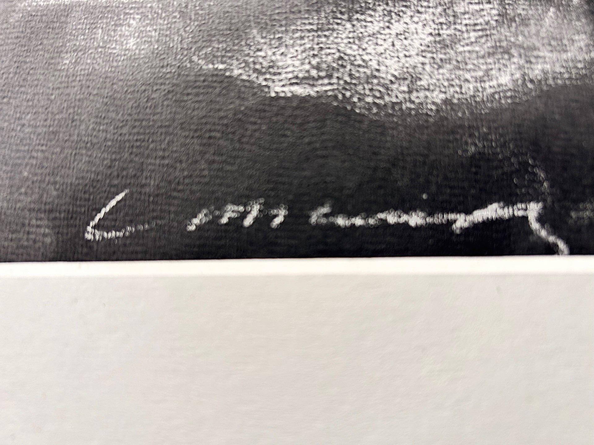 Mädchen trinkend-gegenständlich, zeitgenössisch, original Kohle, weiblich, signiert, Cafe im Angebot 2