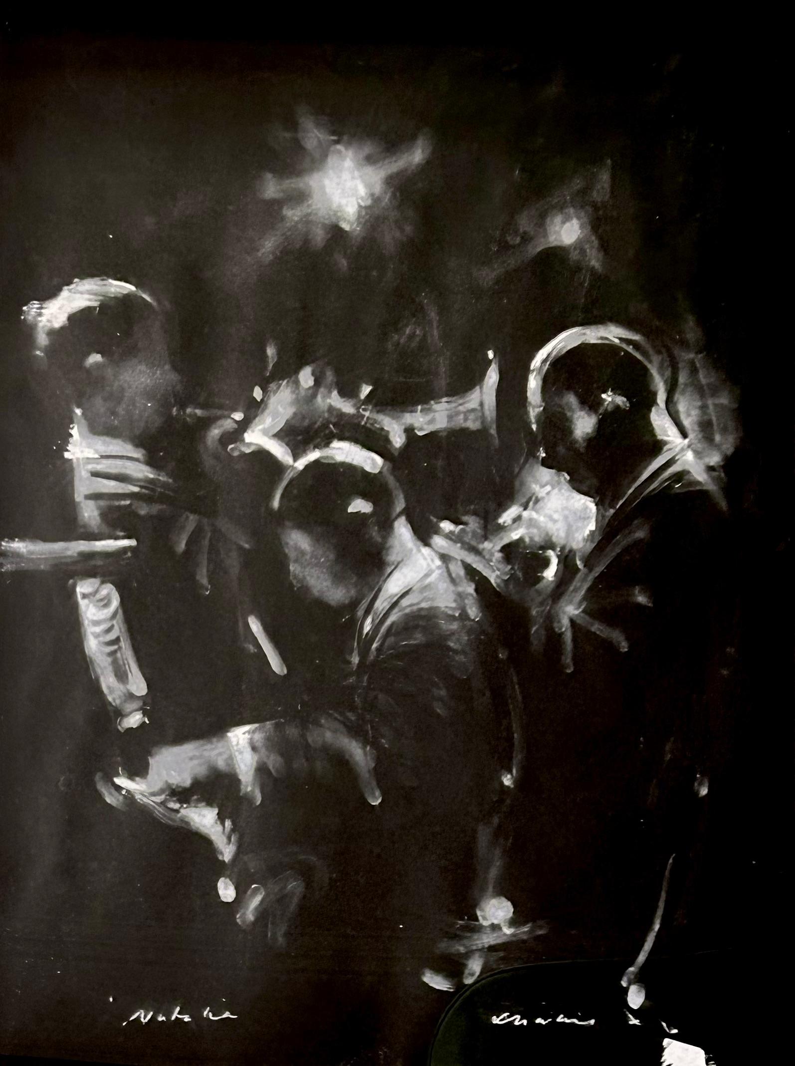 Eine Original-Pastellzeichnung des britischen Künstlers Charlie Mackesy - Mackesys raffinierte Arbeit und sein Stil geben uns einen Einblick in diese stimmungsvolle Darstellung eines Jazz Trios. Der Künstler lässt uns am Klavier sitzen und schafft