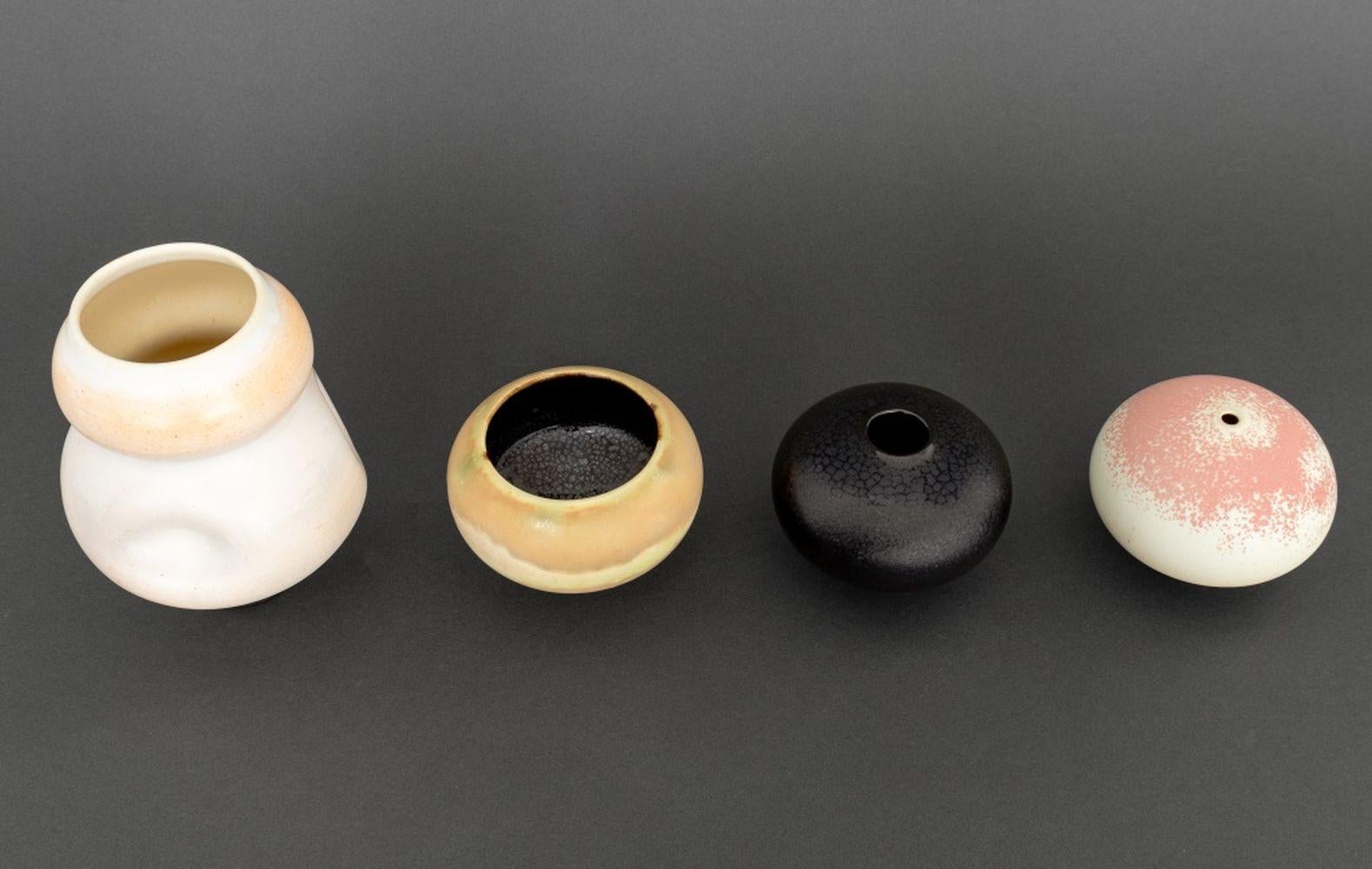 Charlie Olson Porcelain Vases, 4 Moderno en venta