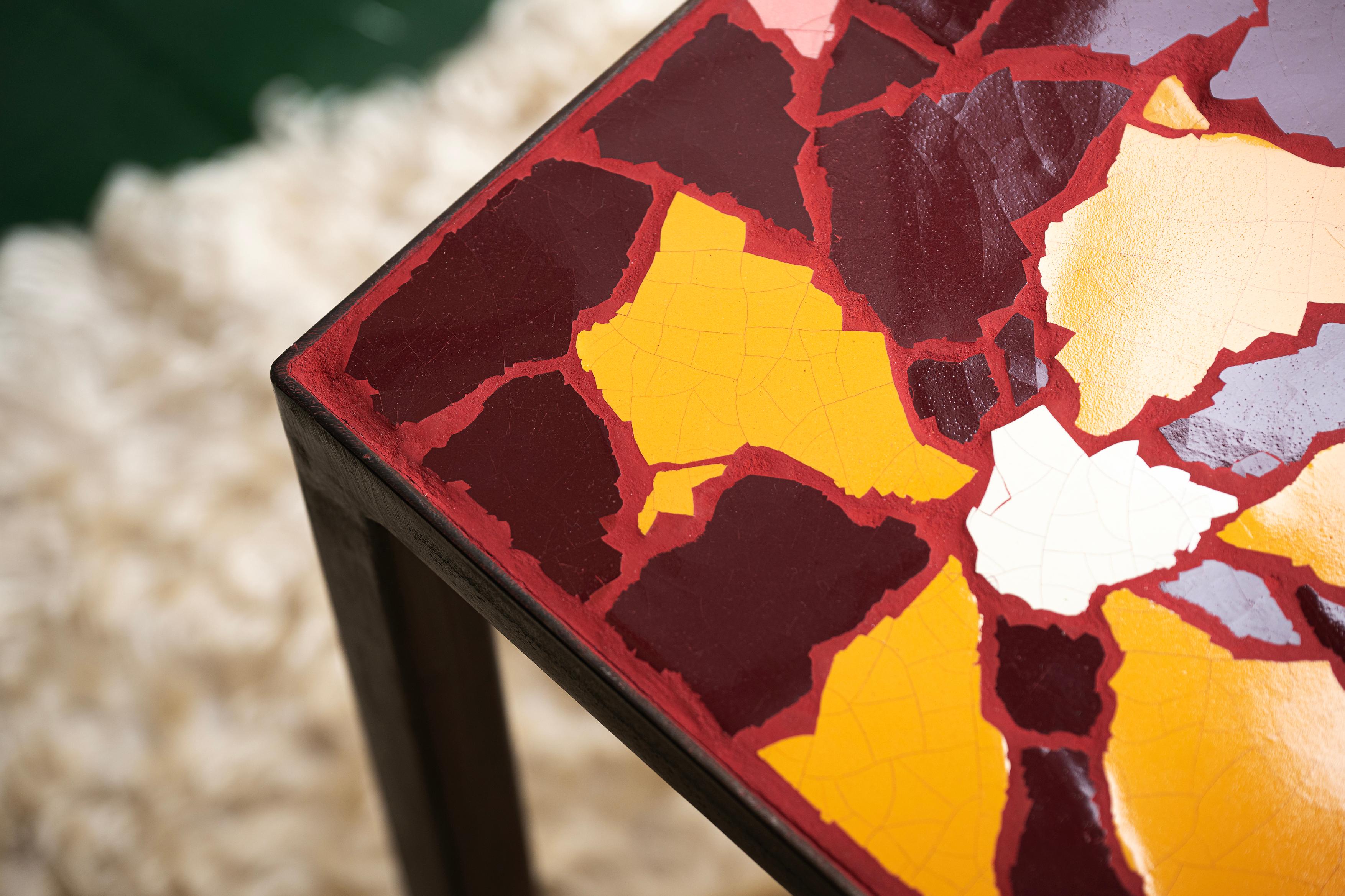 Mesa baja rectangular de mosaico Charlie Sheppard Azulejo de cerámica esmaltada hecho a mano Cerámico en venta