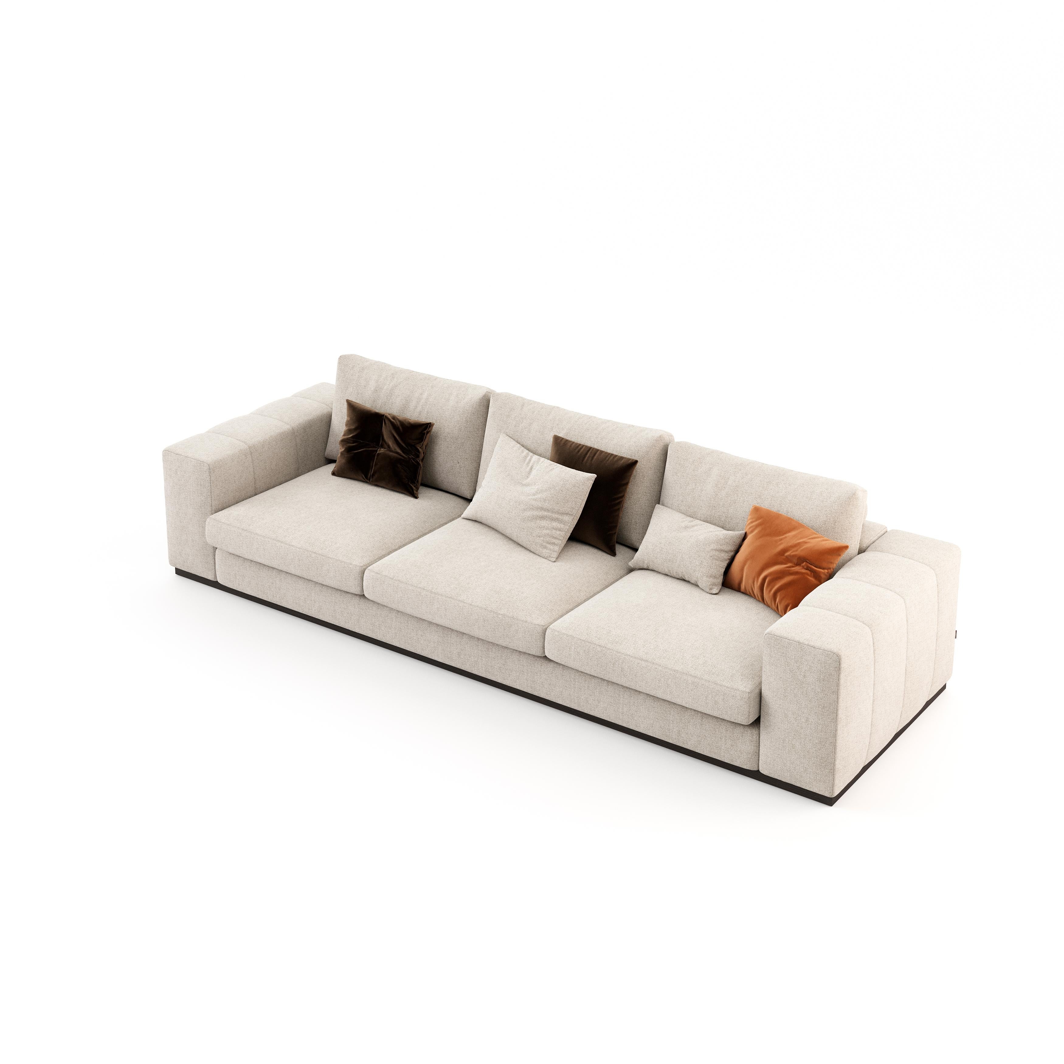 Portuguese Charlie couch with contemporary design fully customisable For Sale