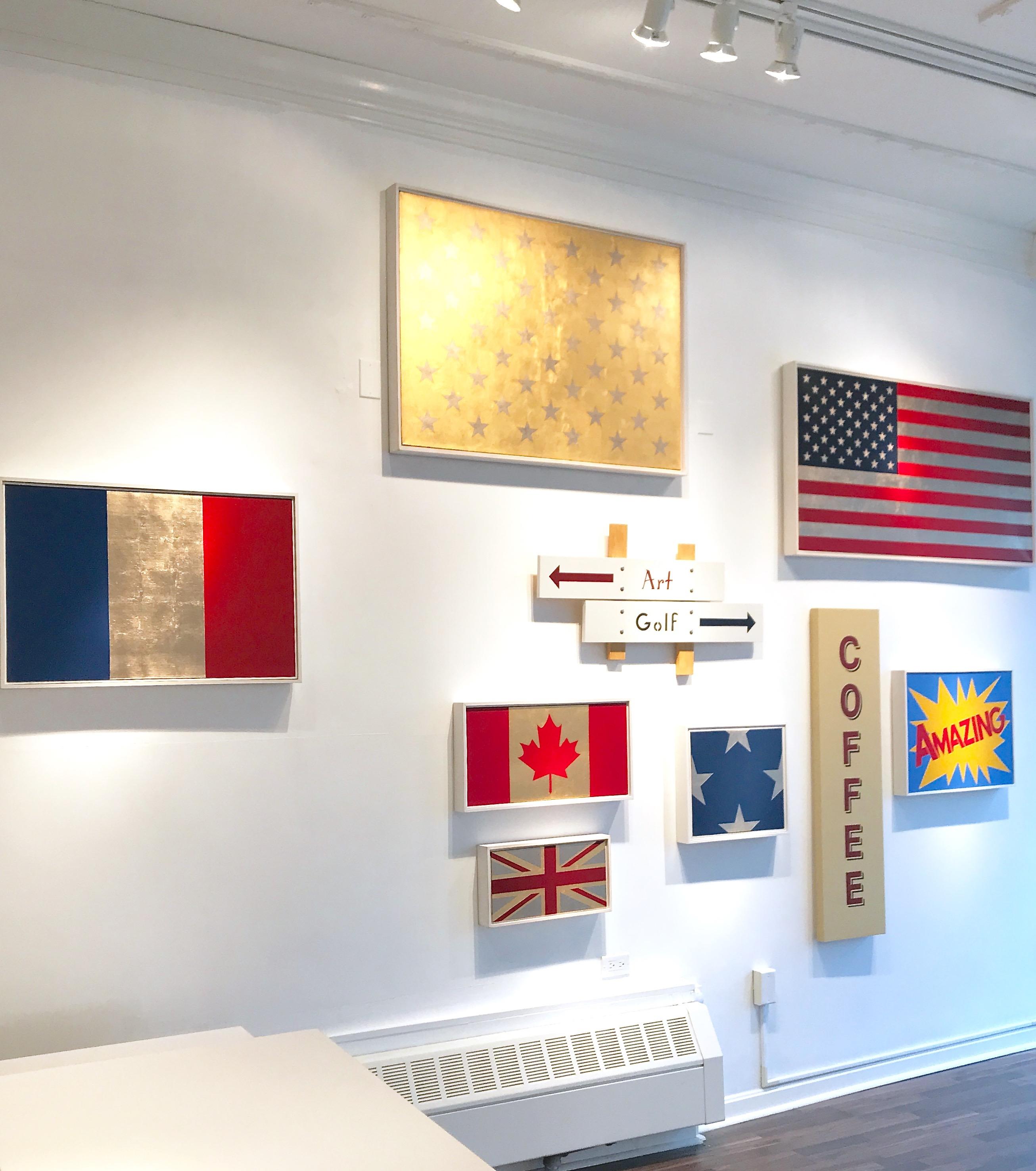 « MAINE, LIVING THE DREAM » (LIVING THE DREAM)  Drapeau du Maine, lettres blanches sur fond bleu vif - Bleu Abstract Painting par Charlotte Andry Gibbs