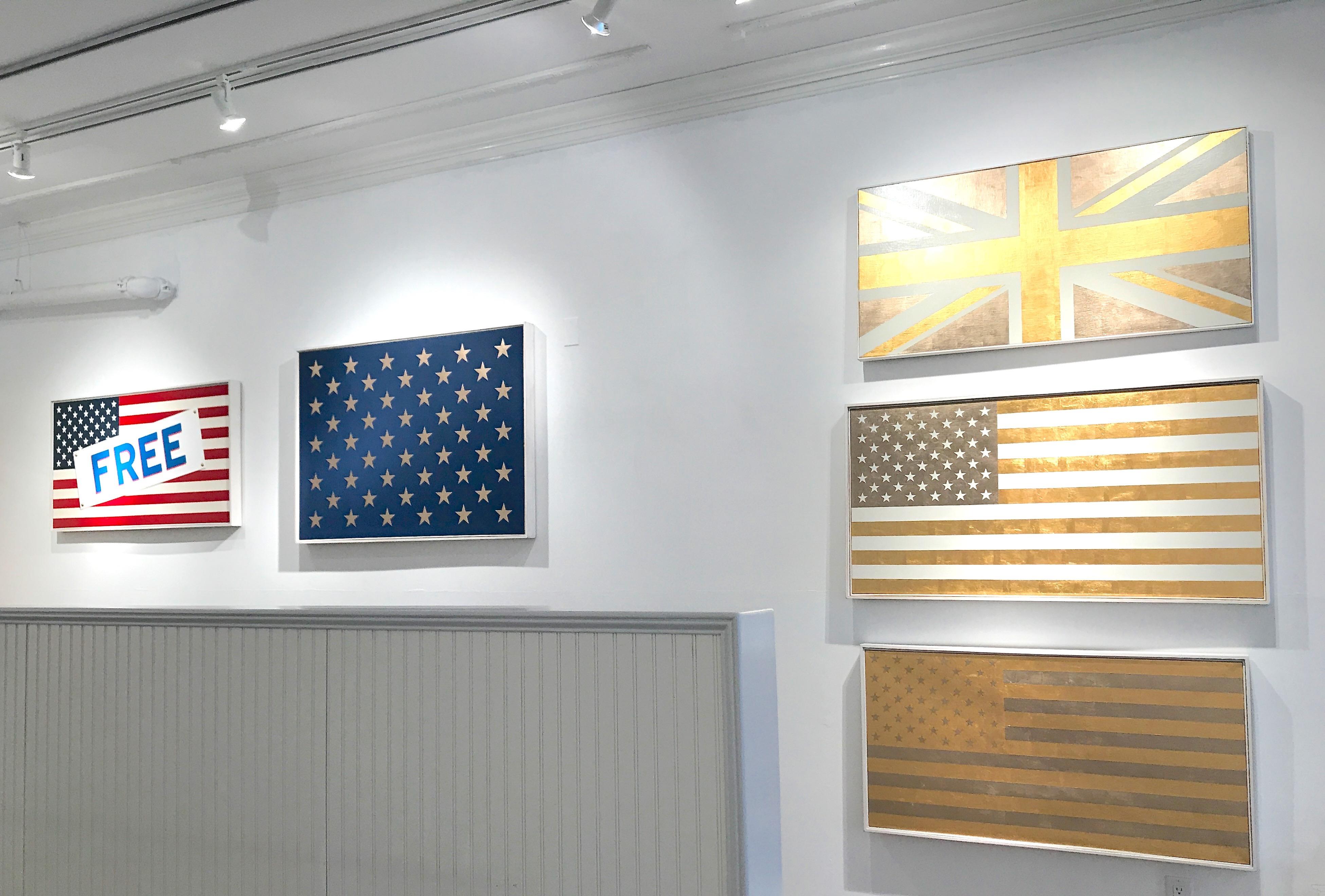 „Stars and Stripes“ Americana Pop 23 Karat Blattgold/Rotes/Blaues/Blaues Ölgemälde, Flaggengemälde (Braun), Abstract Painting, von Charlotte Andry Gibbs