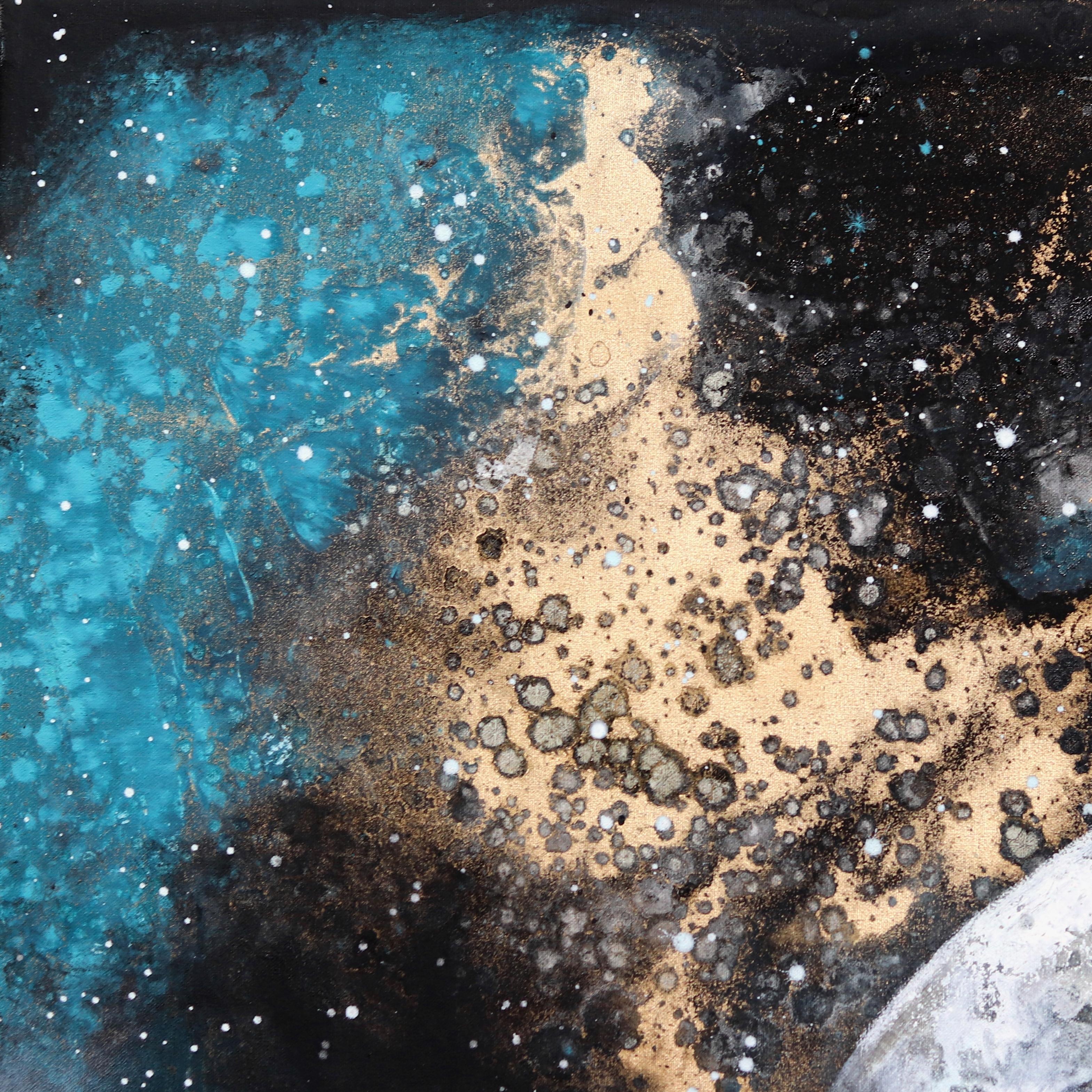 Moon Magic - Mixed Media Celestial Moon Gold Schwarz Blau Space Universum Gemälde (Zeitgenössisch), Painting, von Charlotte Elizabeth
