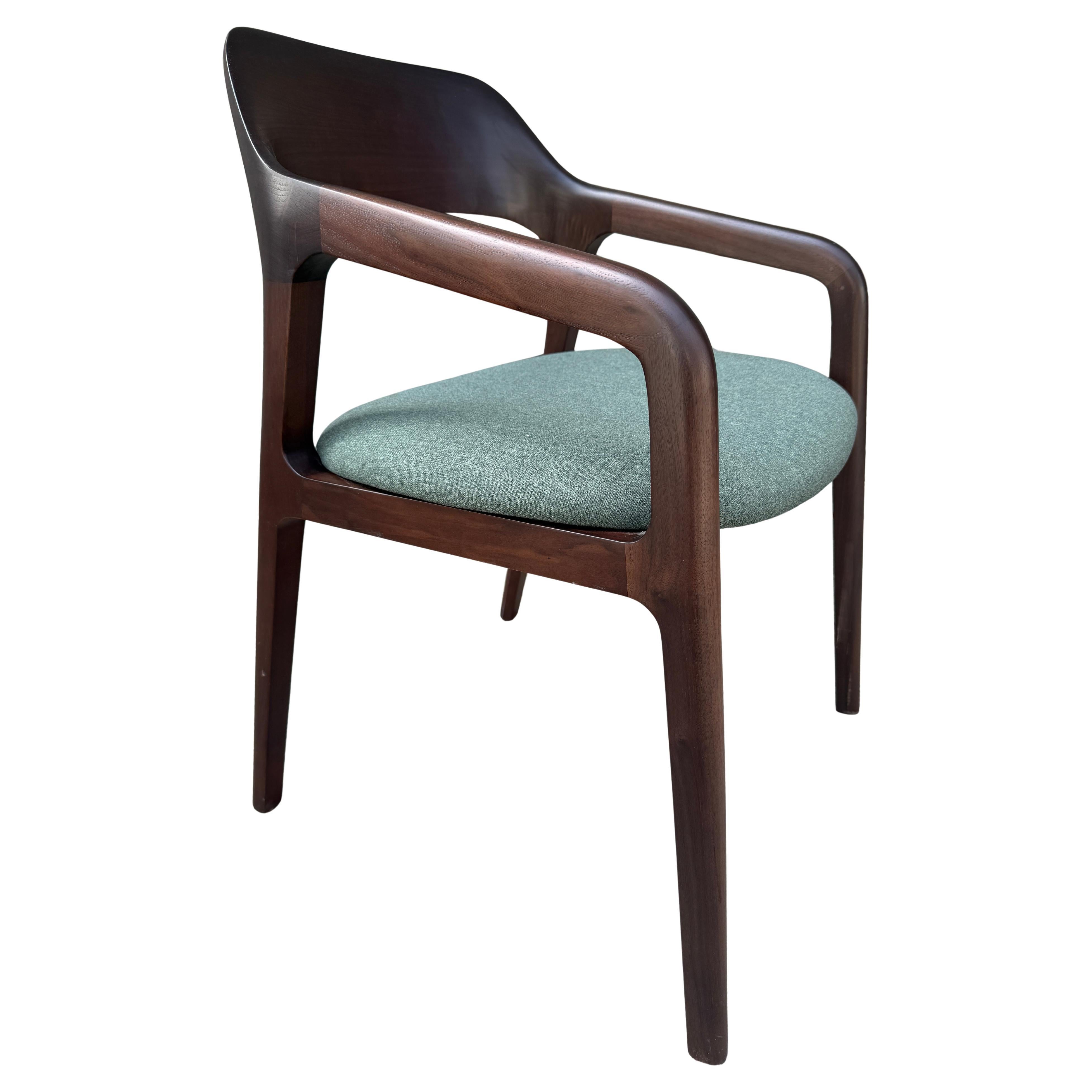 Sedia per ospiti Charlotte di Bernhardt Design In condizioni buone in vendita a BROOKLYN, NY