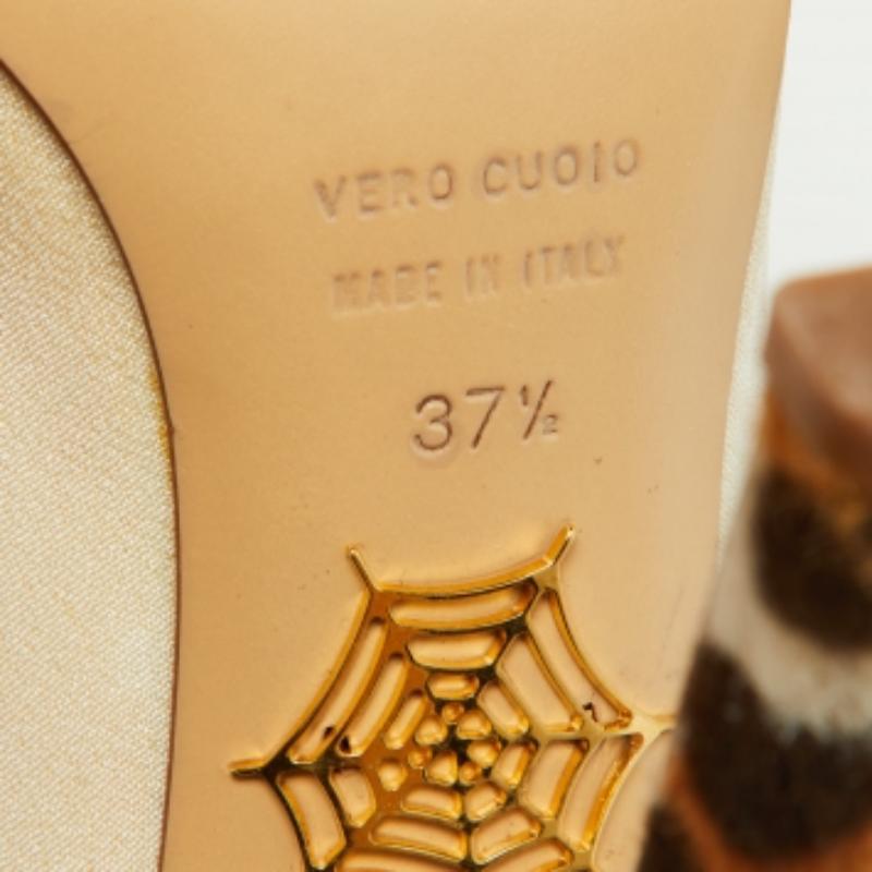 De las mujeres Charlotte Olympia Bombas de plataforma Dolly de tela y pelo de becerro beige Talla 37.5 en venta