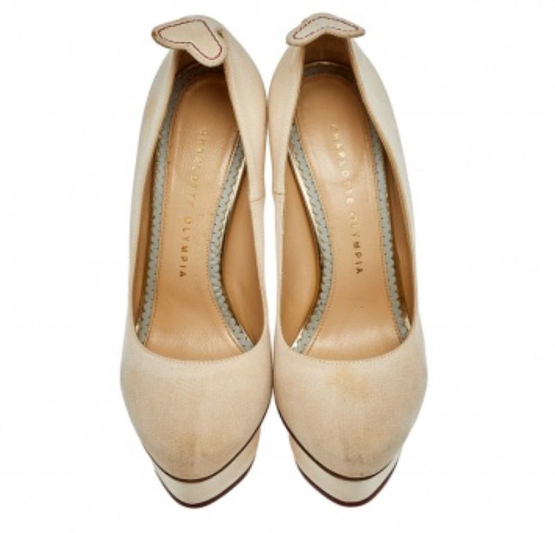 Charlotte Olympia - Escarpins à plateforme Dolly en tissu beige, taille 38 1