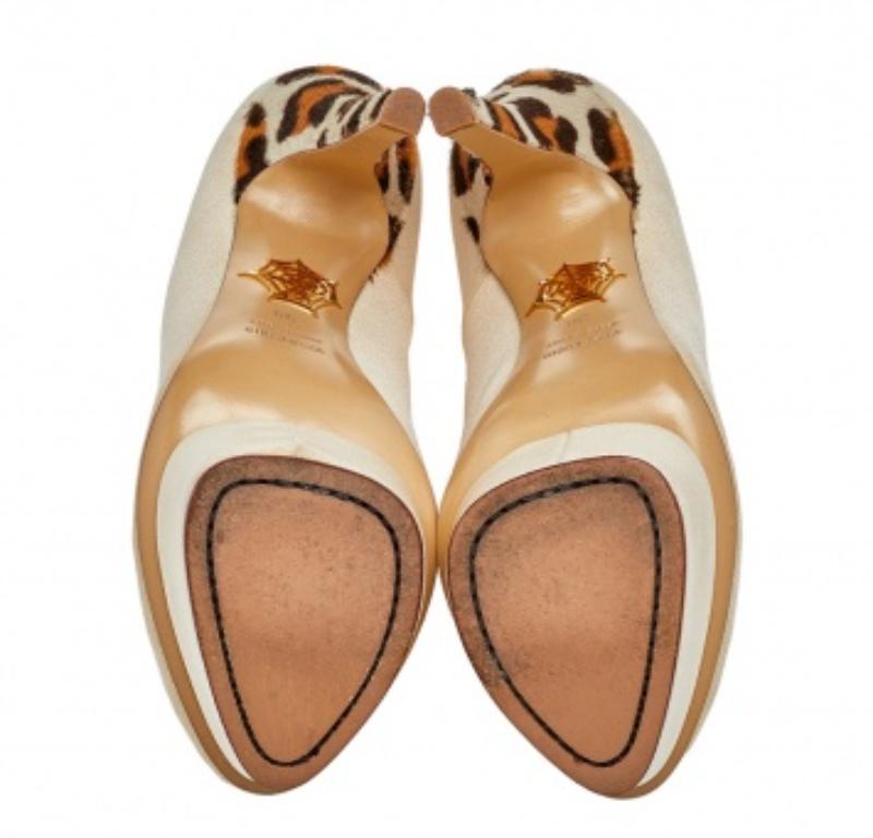 Charlotte Olympia - Escarpins à plateforme Dolly en tissu beige, taille 38 3