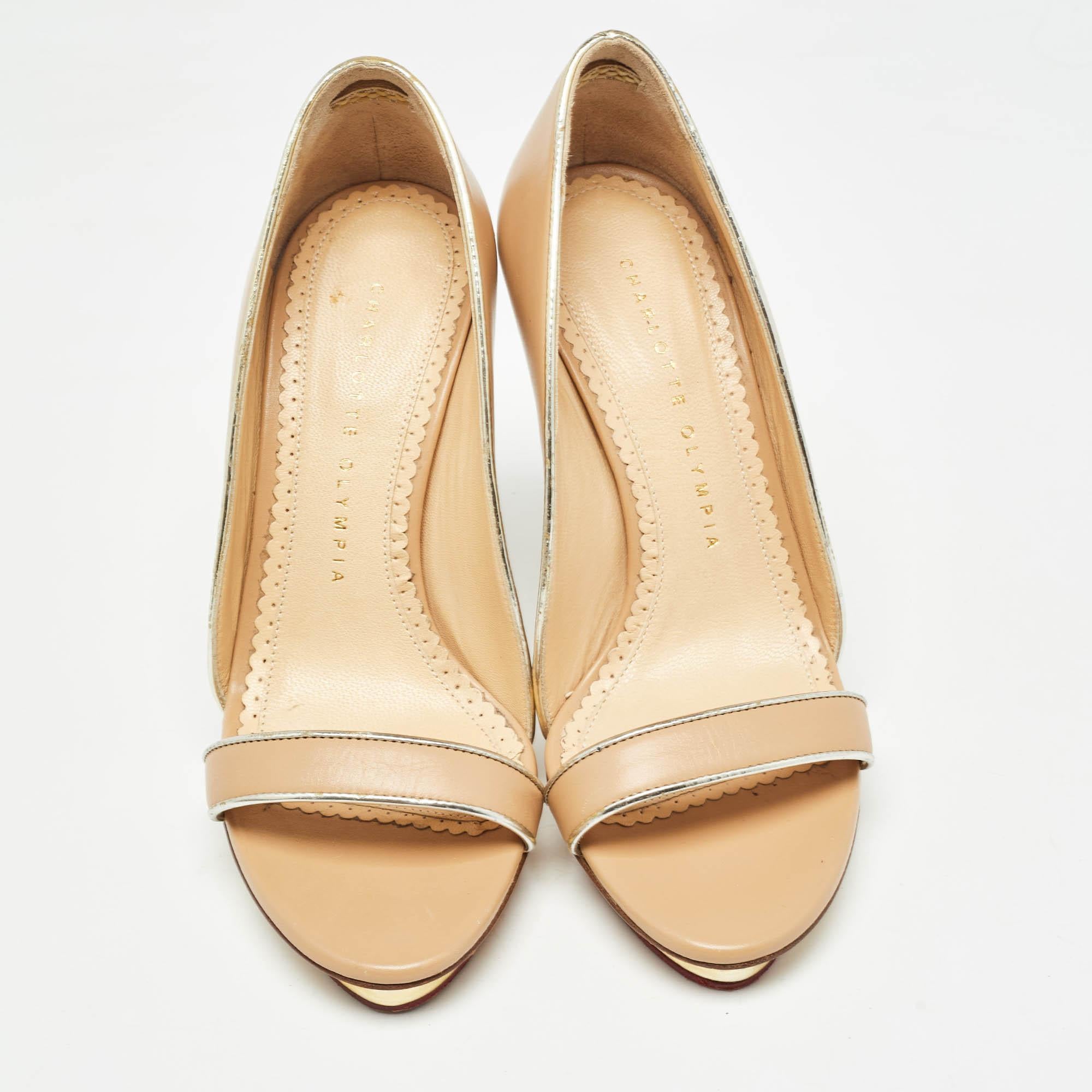 Charlotte Olympia Beige Leather Christine Pumps Size 36.5 In Good Condition For Sale In Dubai, Al Qouz 2