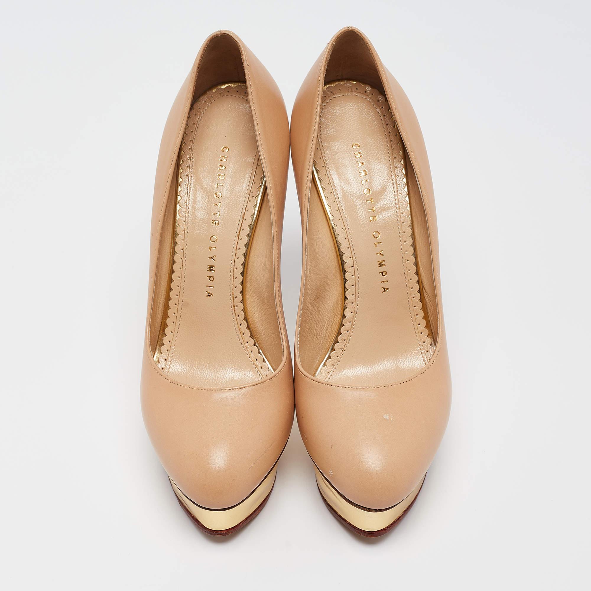 Charlotte Olympia Bombas de plataforma Dolly de piel beige Talla 37.5 Beige en venta