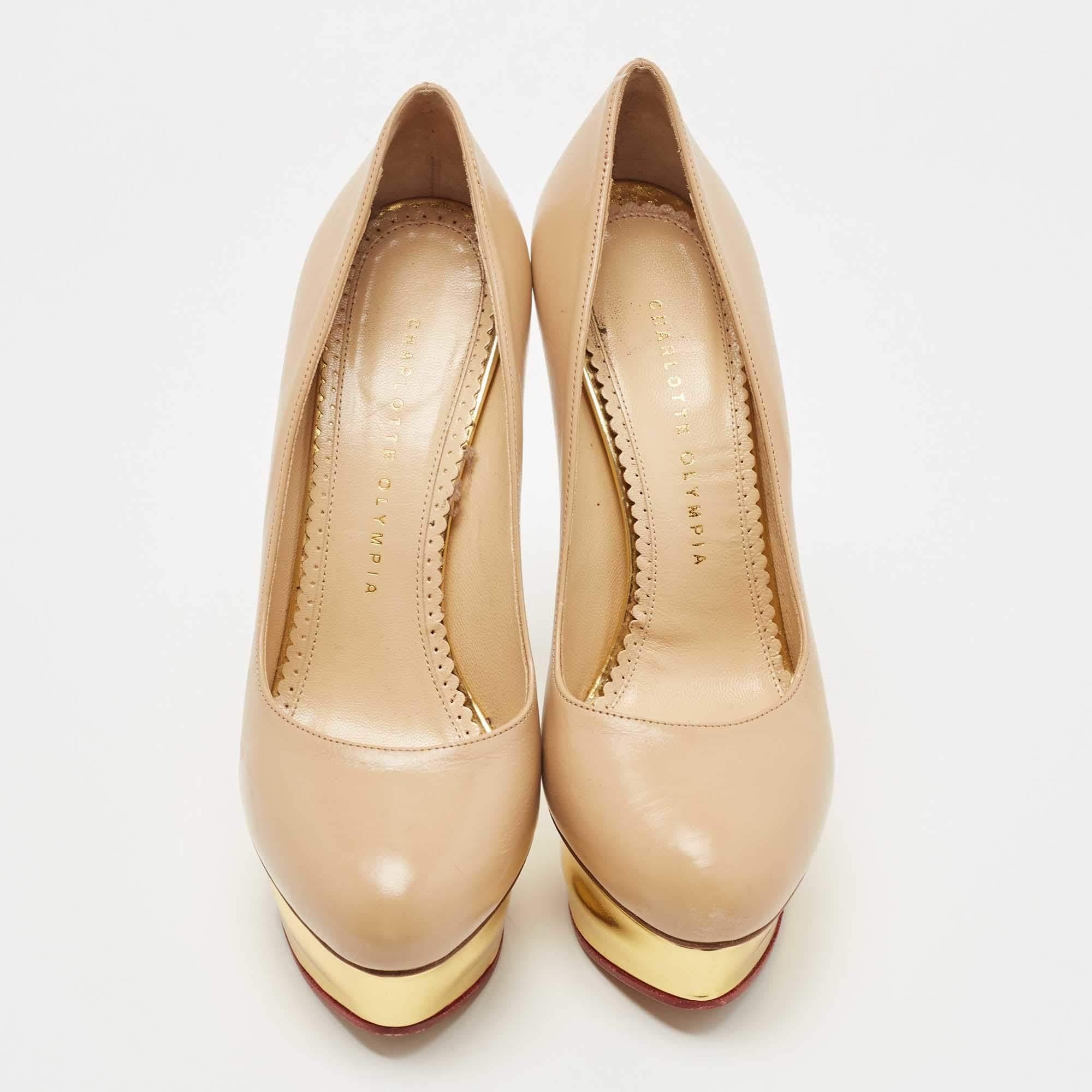 Charlotte Olympia Bombas de plataforma Dolly de piel beige Talla 38.5 Beige en venta