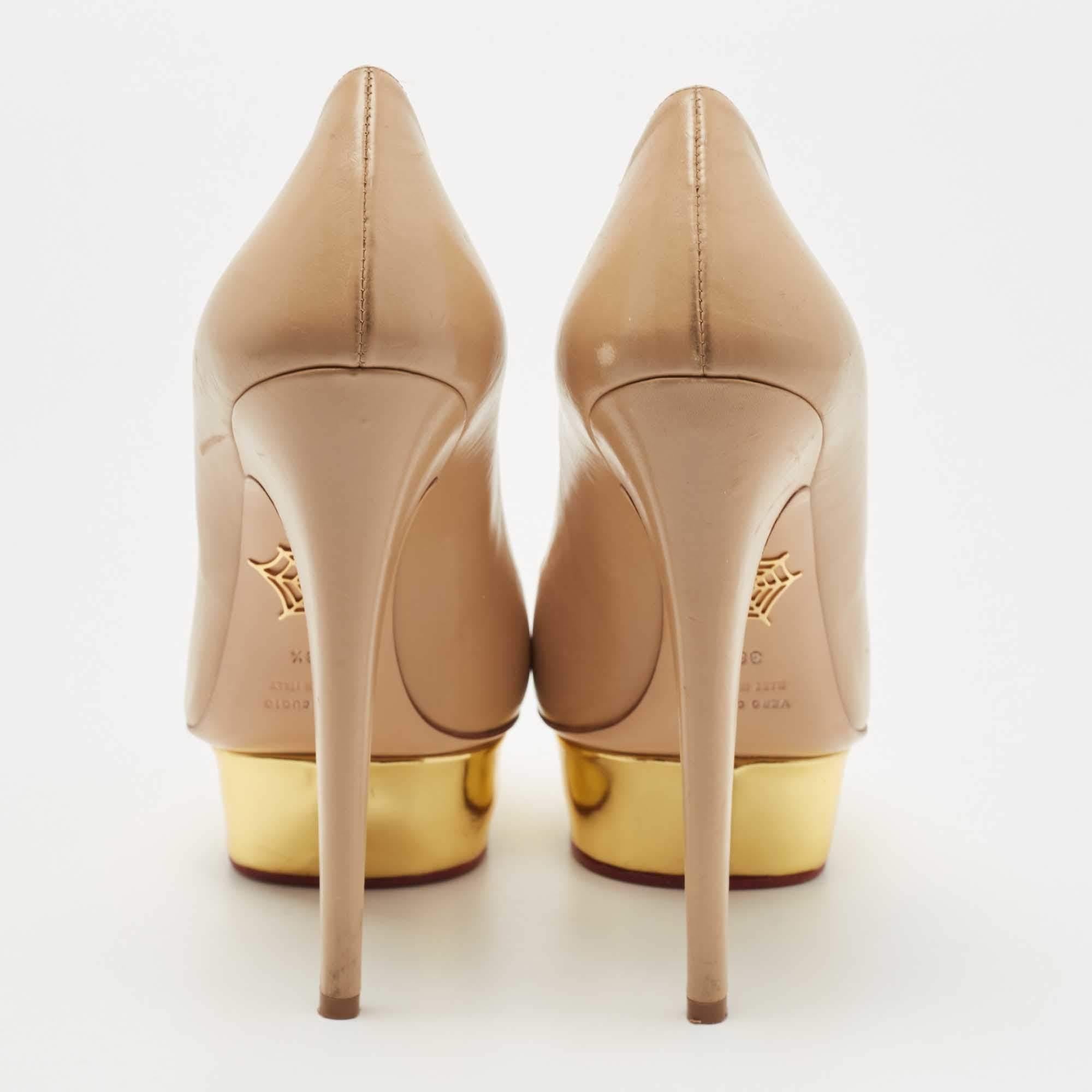 De las mujeres Charlotte Olympia Bombas de plataforma Dolly de piel beige Talla 38.5 en venta