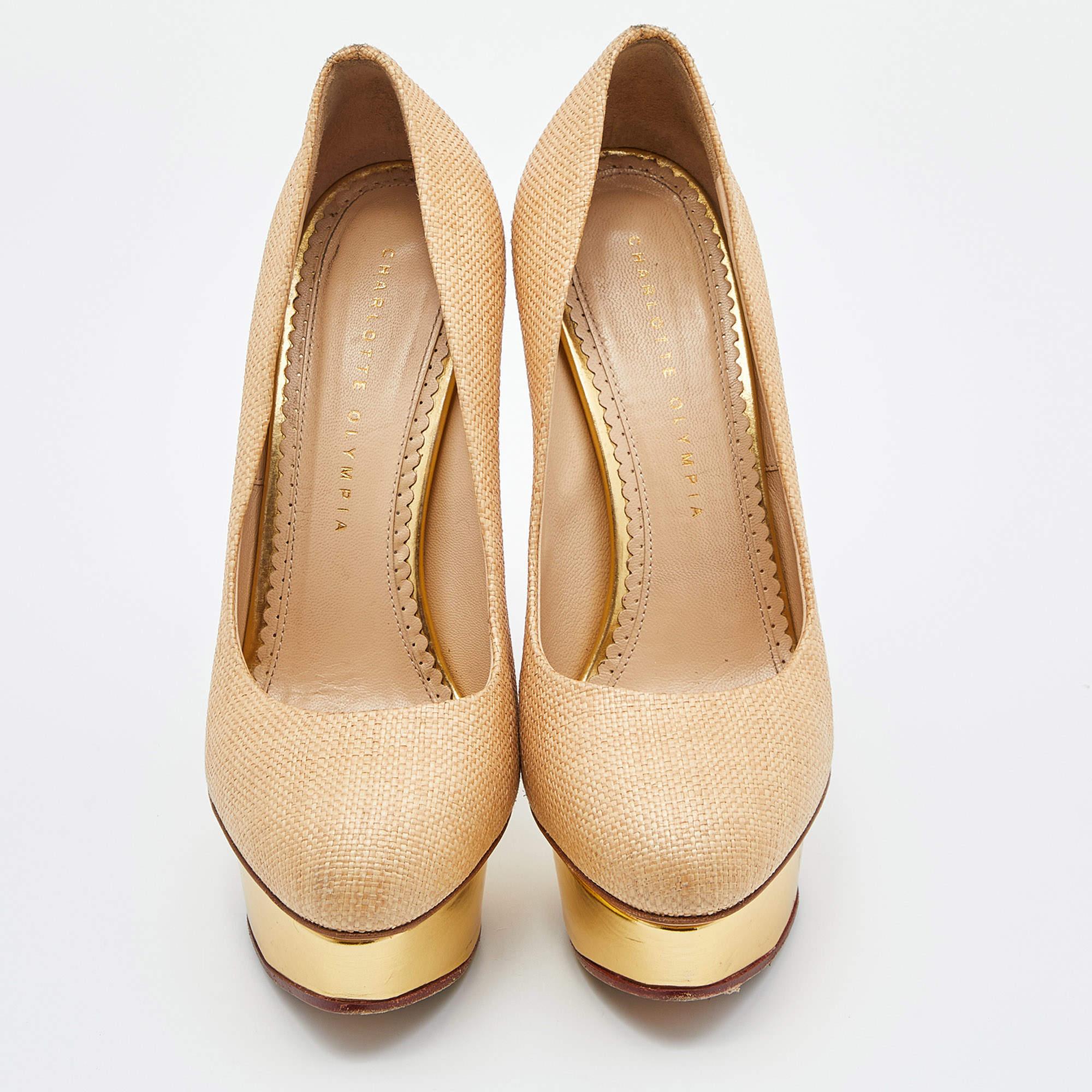 Charlotte Olympia Beige Raffia Platform Pumps Size 38 In Good Condition For Sale In Dubai, Al Qouz 2
