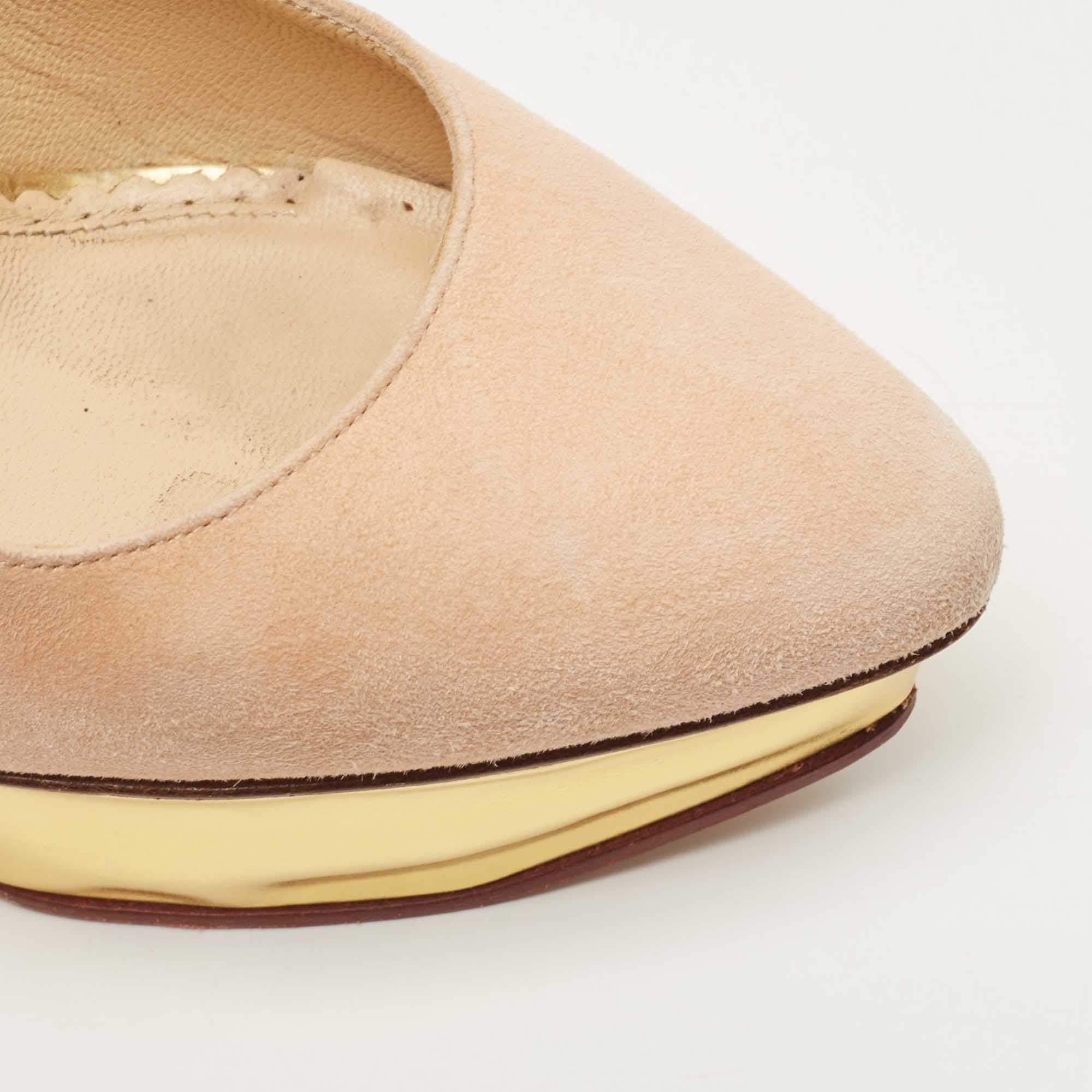 Charlotte Olympia Beige Suede Dolly Platform Pumps Taglia 37.5 in vendita 3