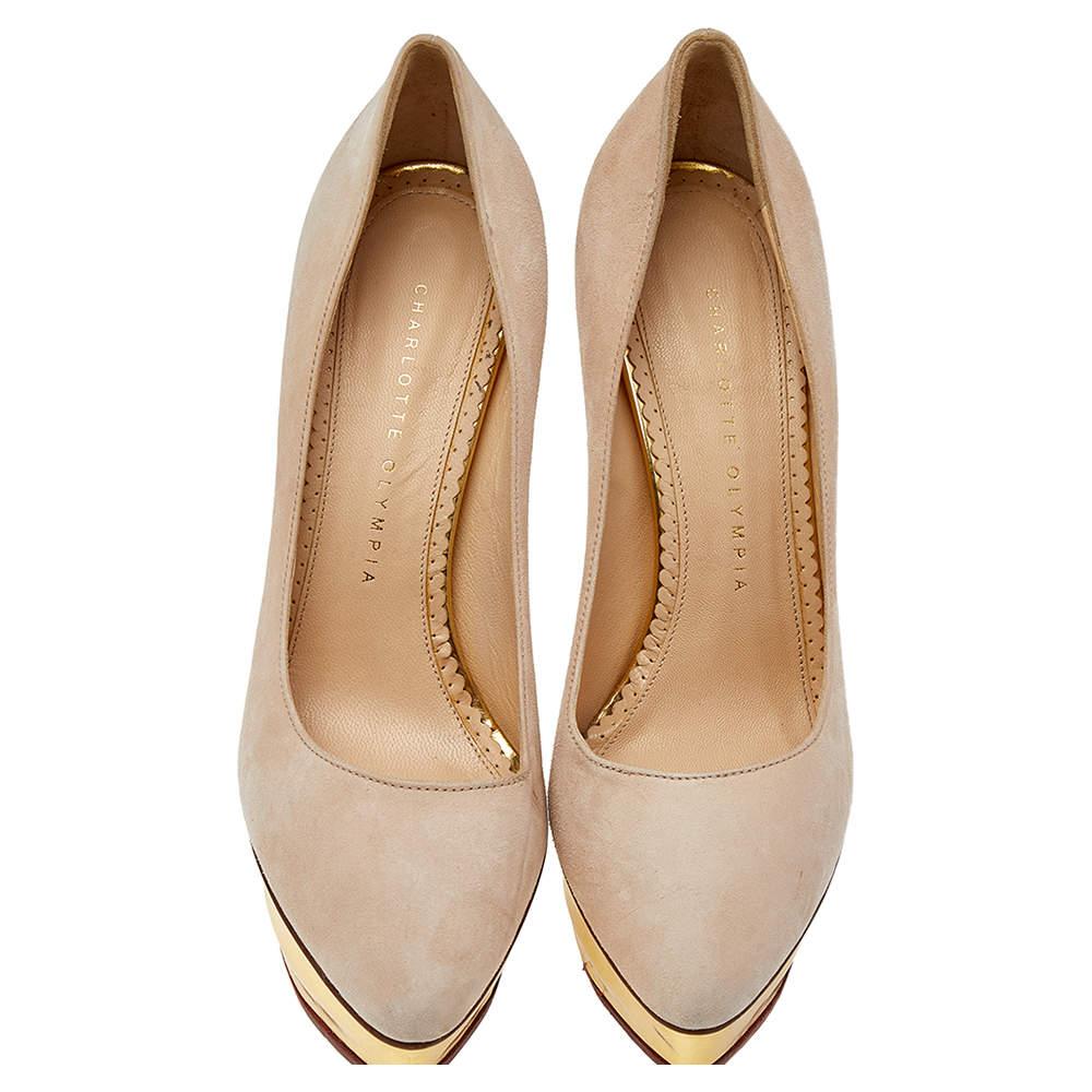 Charlotte Olympia Beige Suede Dolly Pumps Size 38.5 In Good Condition In Dubai, Al Qouz 2