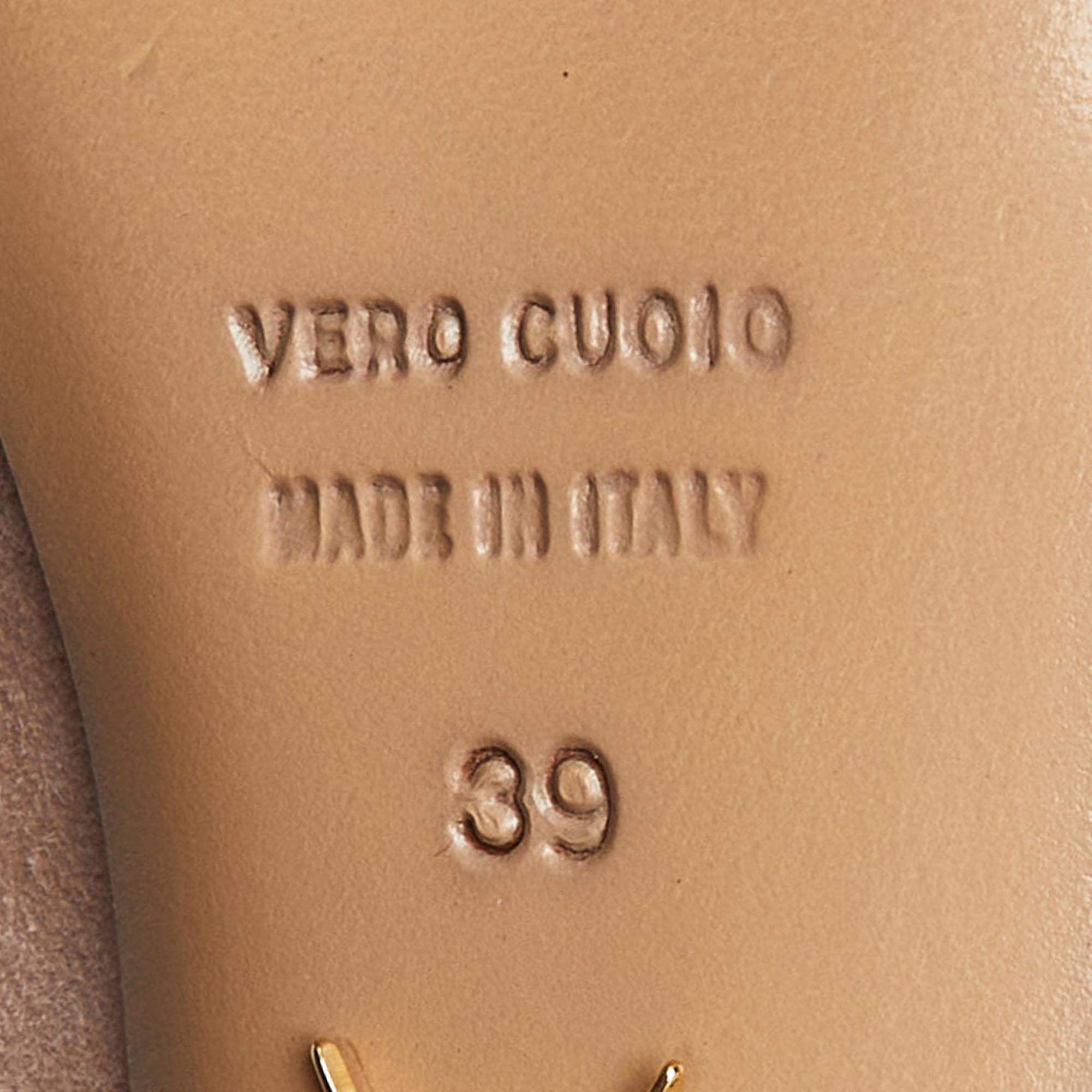 Charlotte Olympia escarpins Dolly en daim beige taille 39 en vente 3