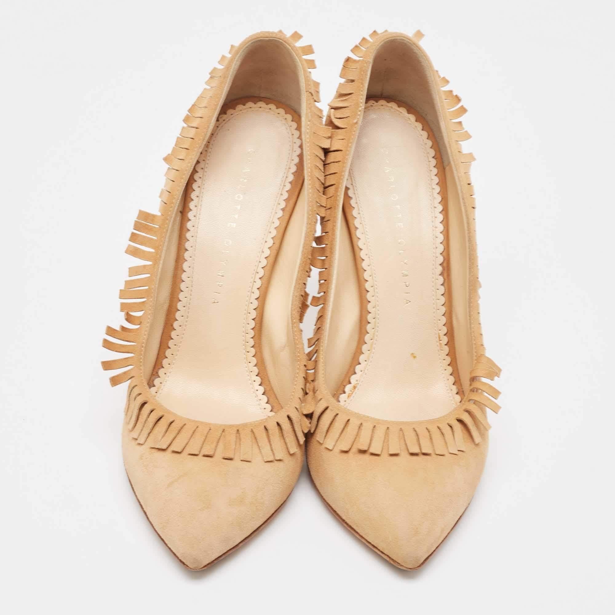 Beige Charlotte Olympia Punta in camoscio beige  Pompe taglia 39 in vendita