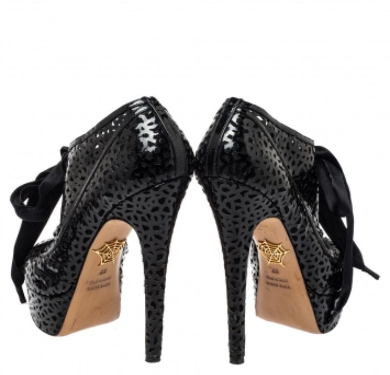 Charlotte Olympia Black Leather Cutout Ankle Length Booties Size 37 In Good Condition For Sale In Dubai, Al Qouz 2