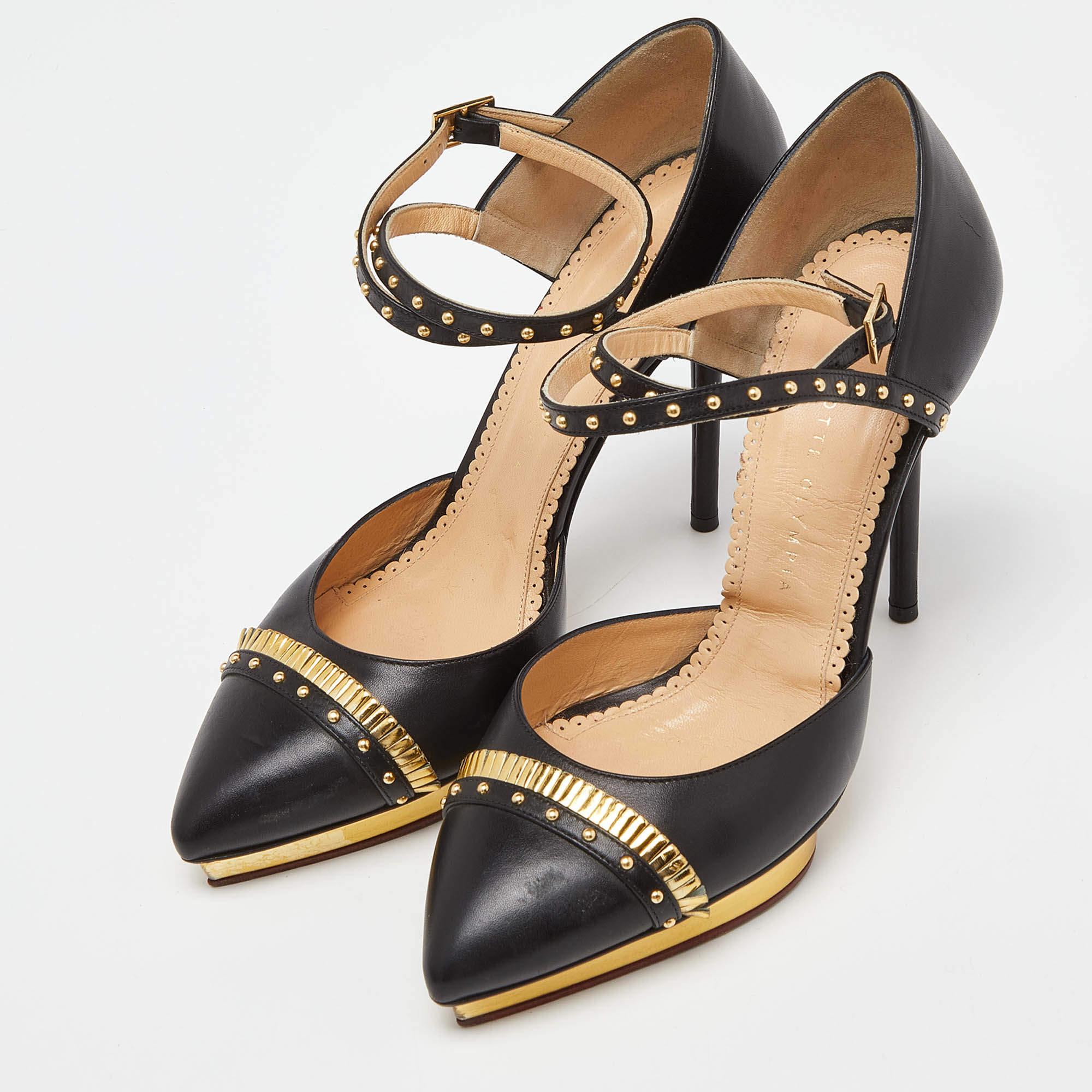 Ces escarpins galbés ajouteront un style immense à votre look. Fabriquées dans une matière luxueuse, elles sont dotées de semelles intérieures bien doublées qui offrent un confort infini.

