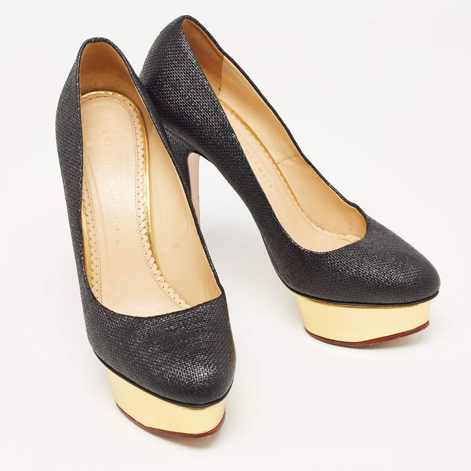 Charlotte Olympia - Escarpins Dolly en raphia noir - Taille 39,5 Bon état - En vente à Dubai, Al Qouz 2