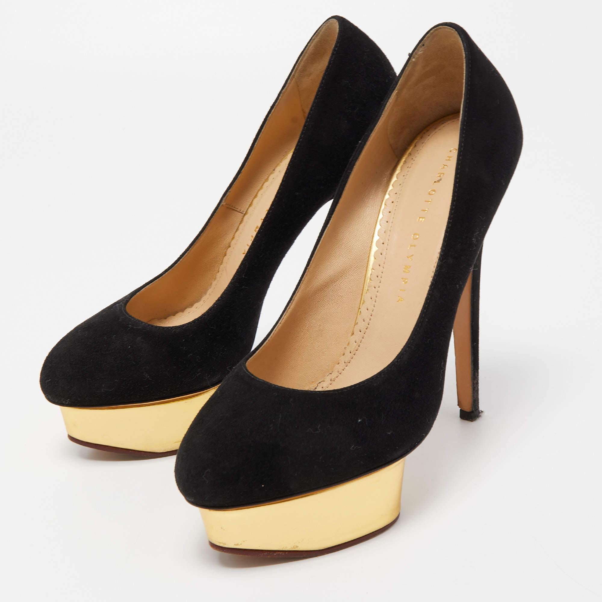 Affichez un style élégant avec cette paire d'escarpins. Ces chaussures Charlotte Olympia pour femme sont fabriquées à partir de matériaux de qualité. Ils sont posés sur des semelles durables et des talons élégants.