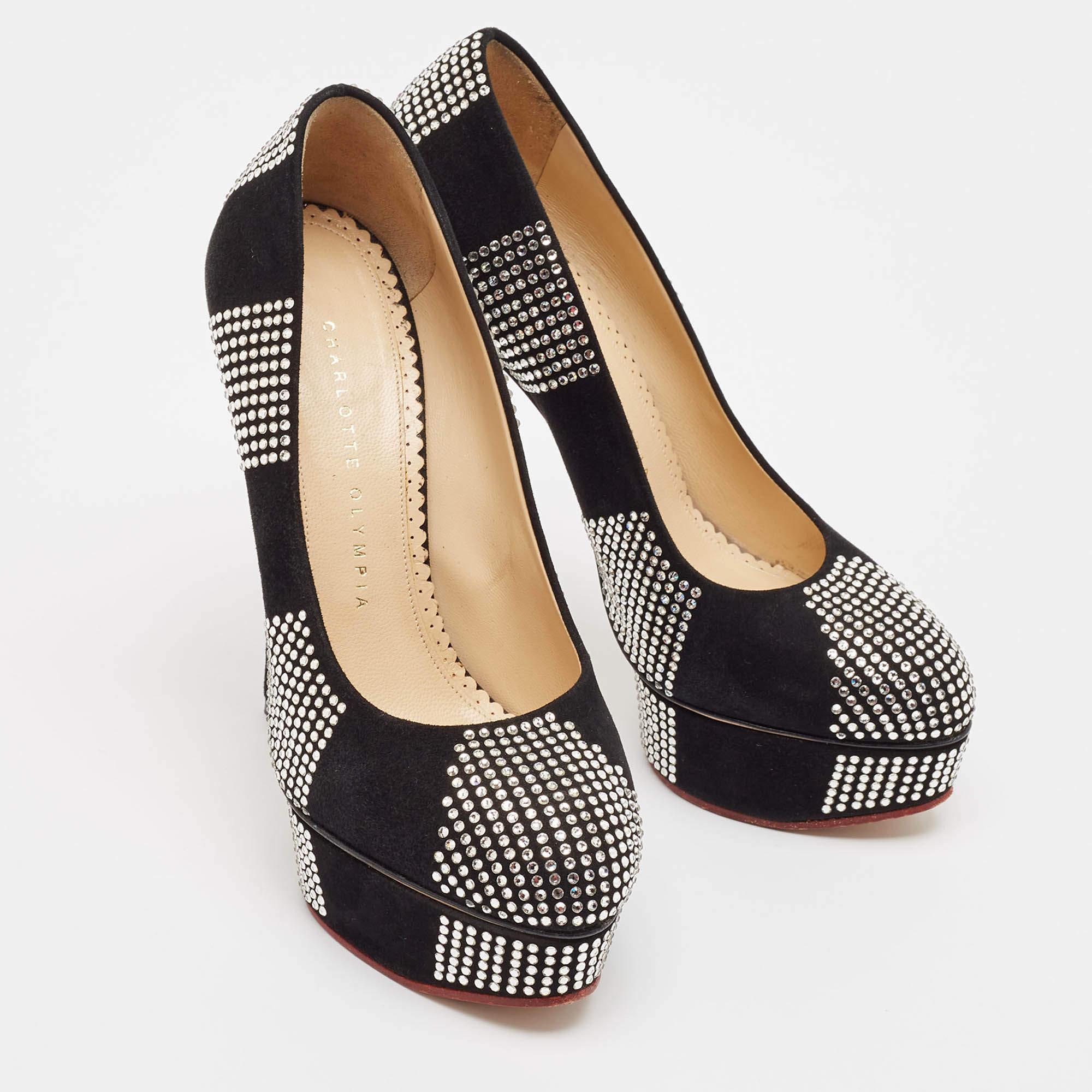 Charlotte Olympia - Escarpins à plateforme Dolly en daim noir - Taille 37.5 Bon état - En vente à Dubai, Al Qouz 2