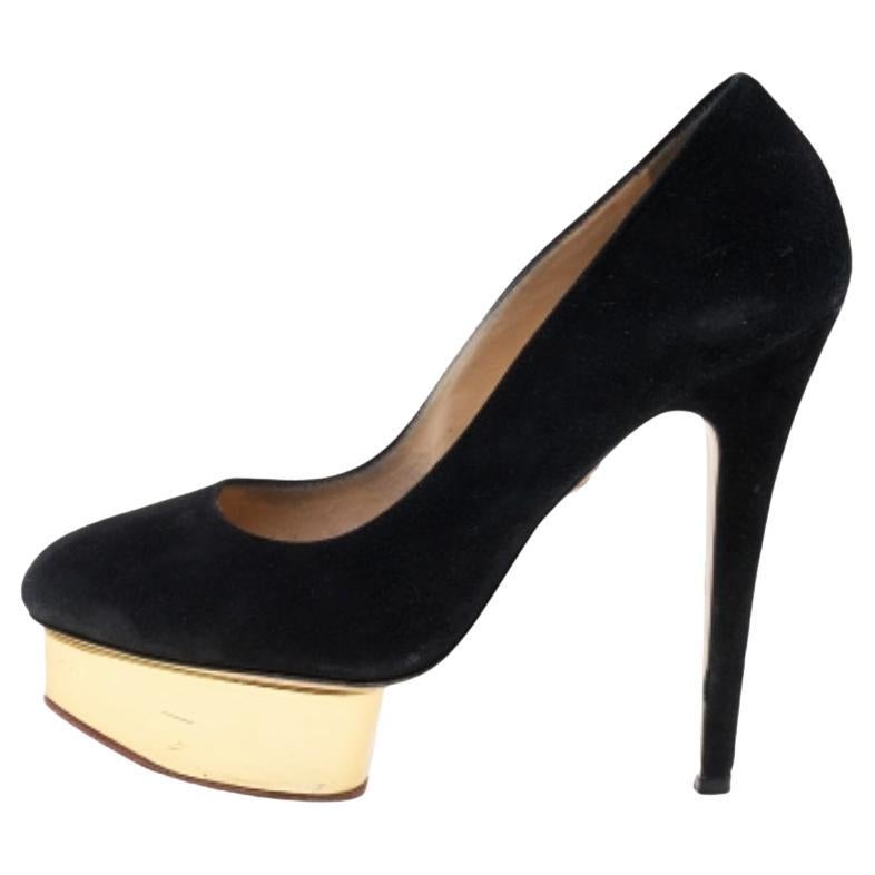 Charlotte Olympia - Escarpins à plateforme Dolly en daim noir - Taille 37.5 en vente