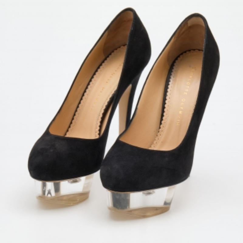These pumps are a great choice if you’re looking to add a pair that's both classy and versatile. The pair has been made using only the best kind of materials to ensure lasting wear.