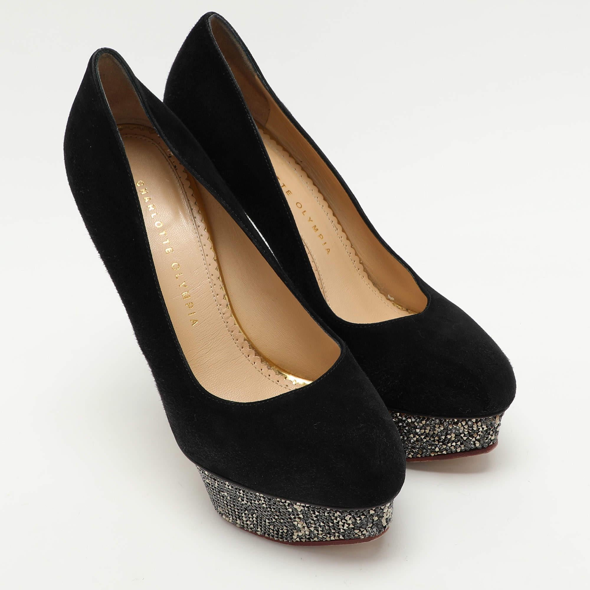 Charlotte Olympia - Escarpins à plateforme Dolly en daim noir - Taille 39 Bon état - En vente à Dubai, Al Qouz 2
