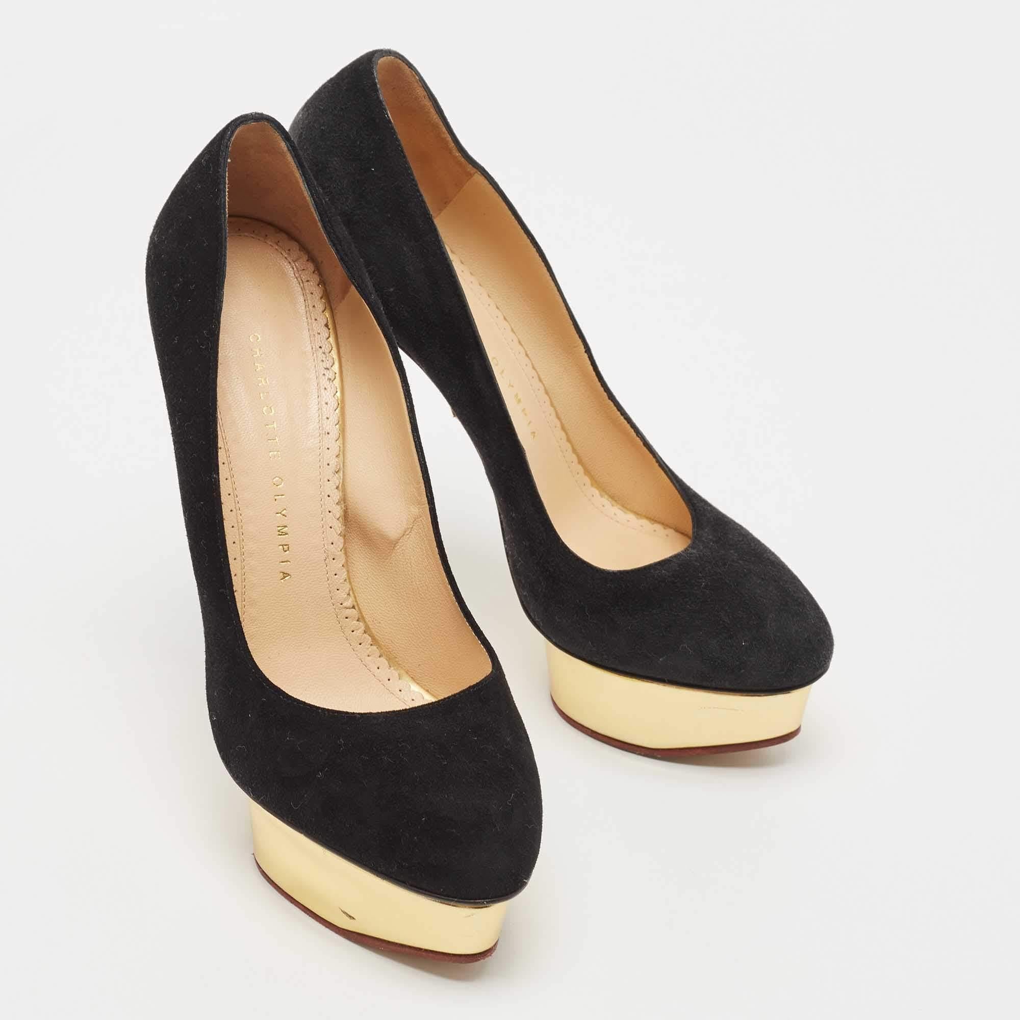 Charlotte Olympia - Escarpins Dolly en daim noir - Taille 39 Bon état - En vente à Dubai, Al Qouz 2