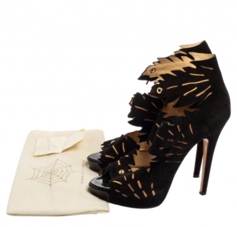 Charlotte Olympia - Bottines en daim noir avec découpe en forme de feuille Eve - Taille 39 en vente 4