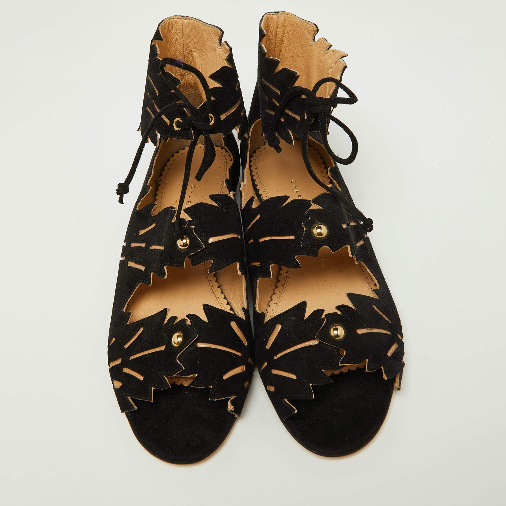 Charlotte Olympia Black Suede Eve Leaf Flat Sandals Size 39 In Excellent Condition For Sale In Dubai, Al Qouz 2