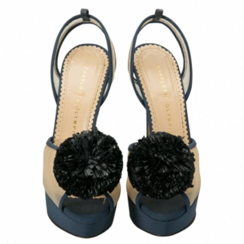 La créativité est un don et elle est manifestement abondante chez Charlotte Olympia. La marque a le don d'incorporer des idées merveilleuses à la fabrication de chaussures et c'est peut-être pour cela que ses créations sont si convoitées. Ces