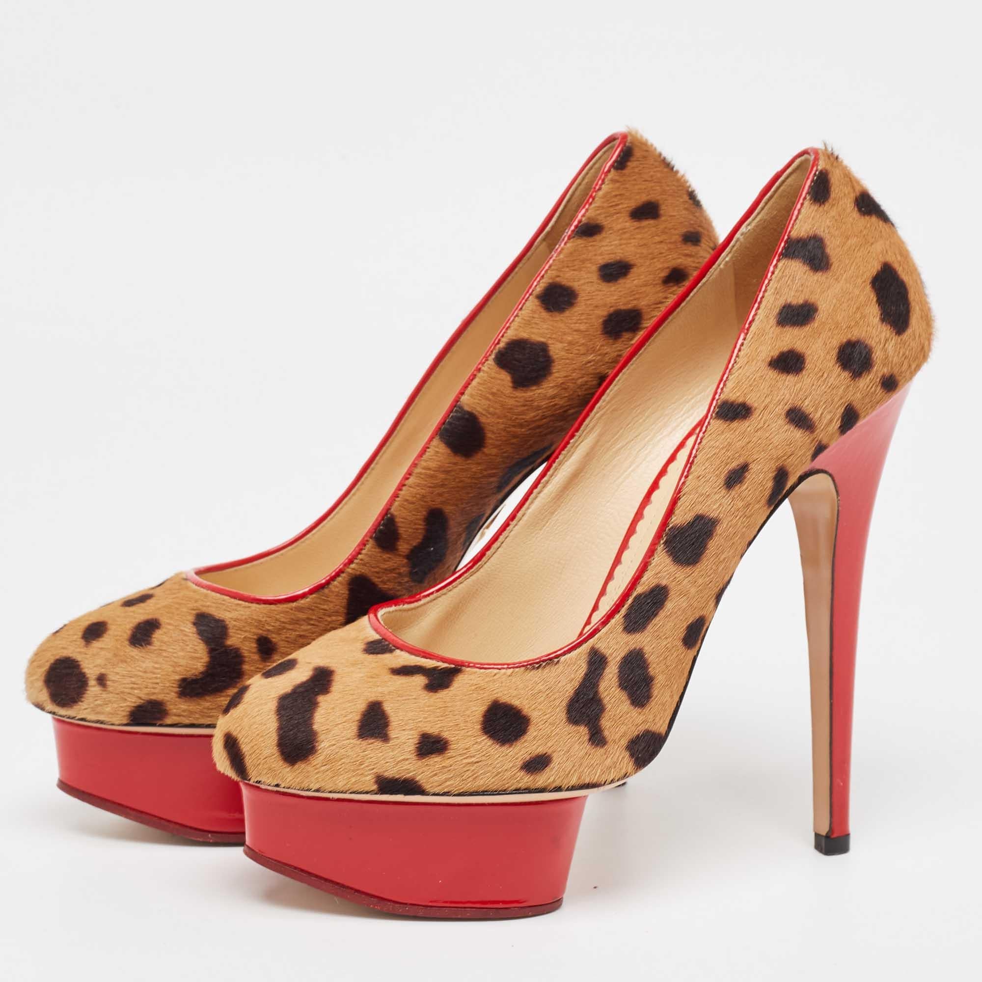 Curvaceous arches a feminine appeal and a well built structure define this set of designer pumps. Coming with comfortable insoles and sleek heels style them with your favorite outfits.
